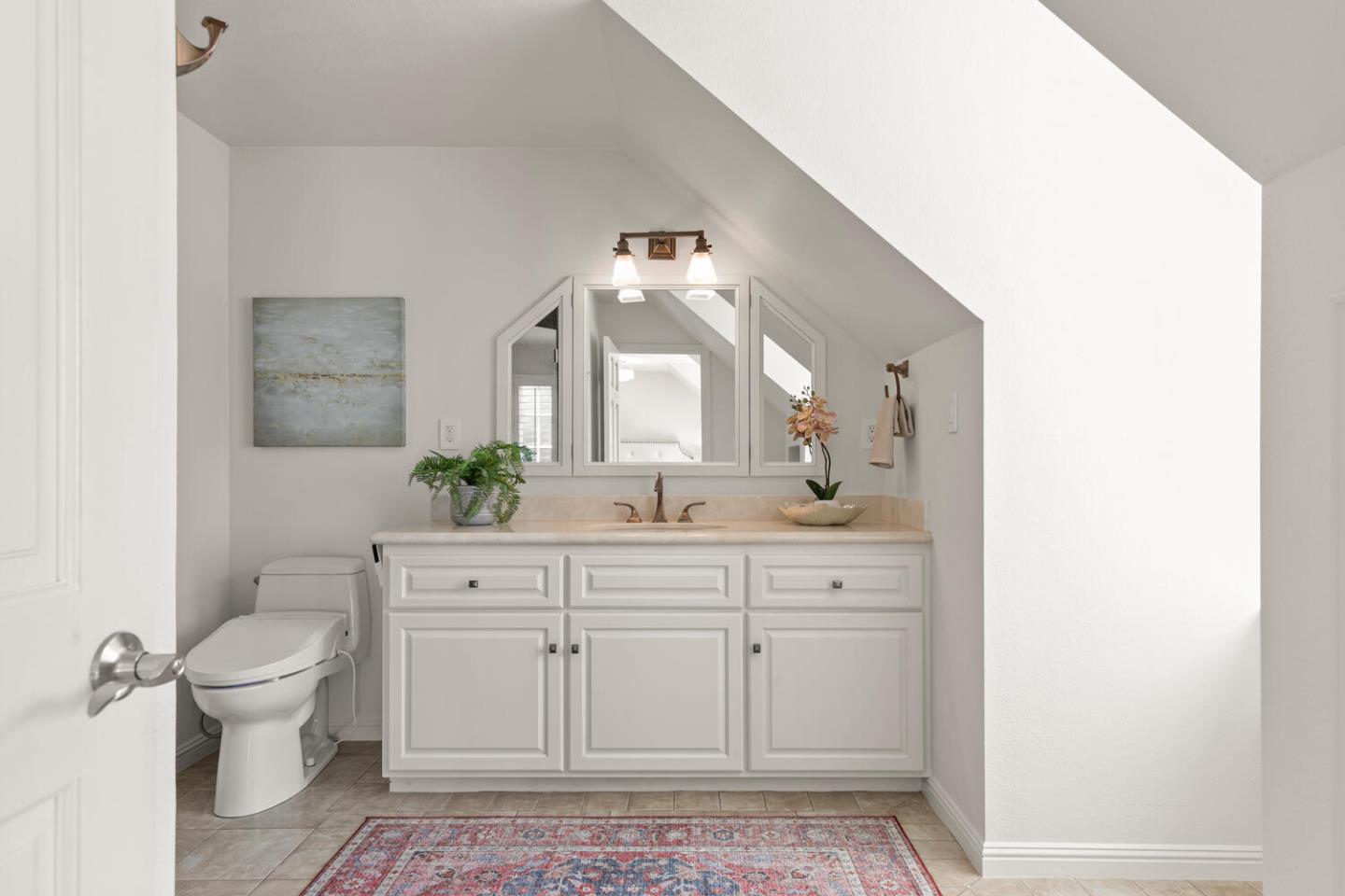 Detail Gallery Image 27 of 42 For 2982 Arguello Dr, Burlingame,  CA 94010 - 3 Beds | 2/1 Baths