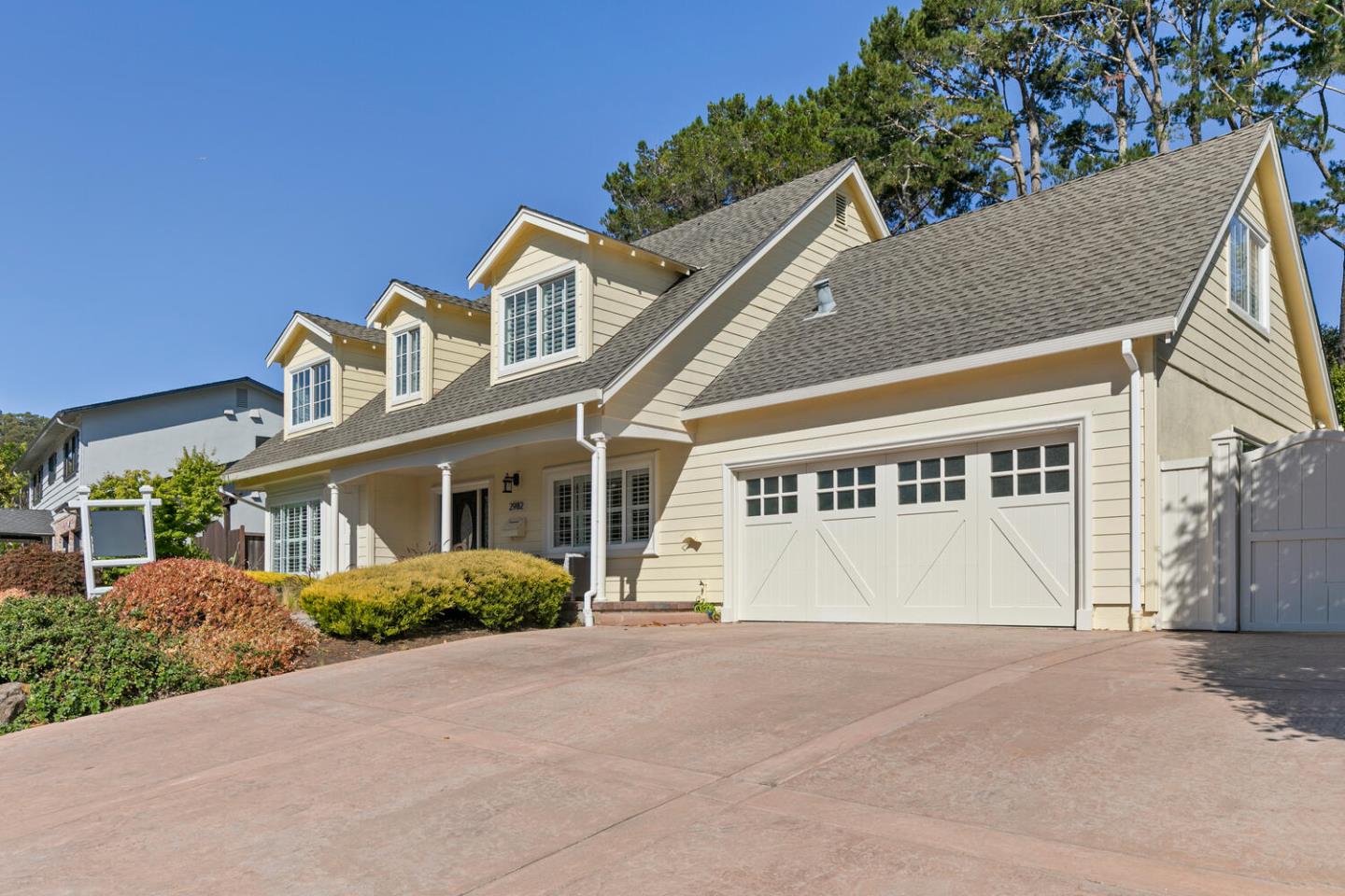 Detail Gallery Image 3 of 42 For 2982 Arguello Dr, Burlingame,  CA 94010 - 3 Beds | 2/1 Baths