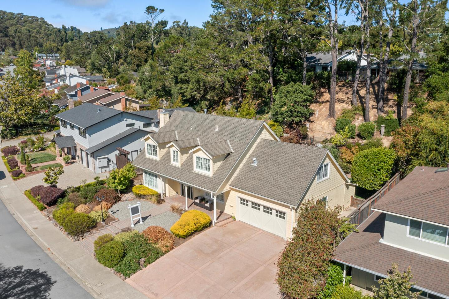 Detail Gallery Image 39 of 42 For 2982 Arguello Dr, Burlingame,  CA 94010 - 3 Beds | 2/1 Baths