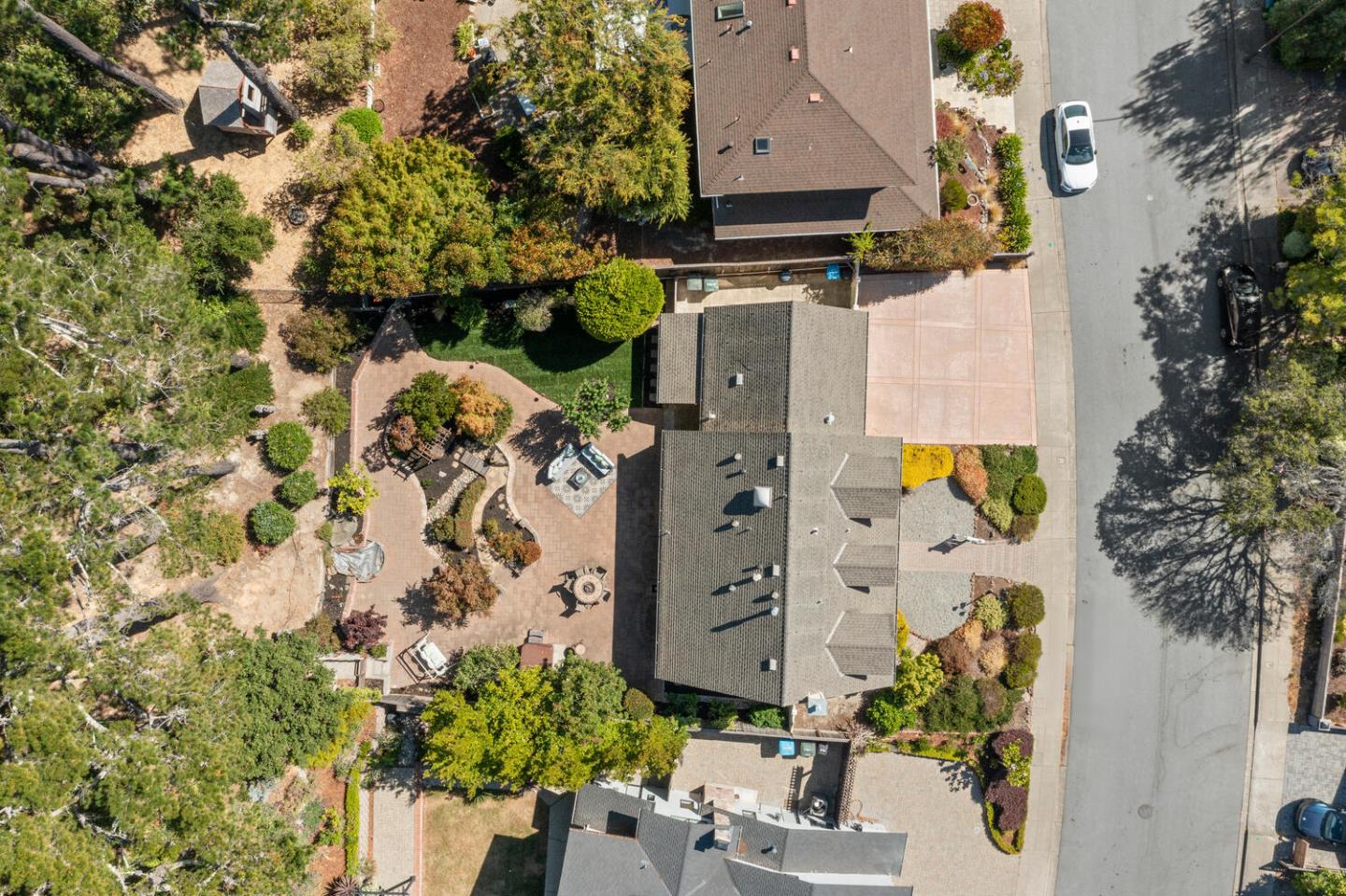 Detail Gallery Image 40 of 42 For 2982 Arguello Dr, Burlingame,  CA 94010 - 3 Beds | 2/1 Baths