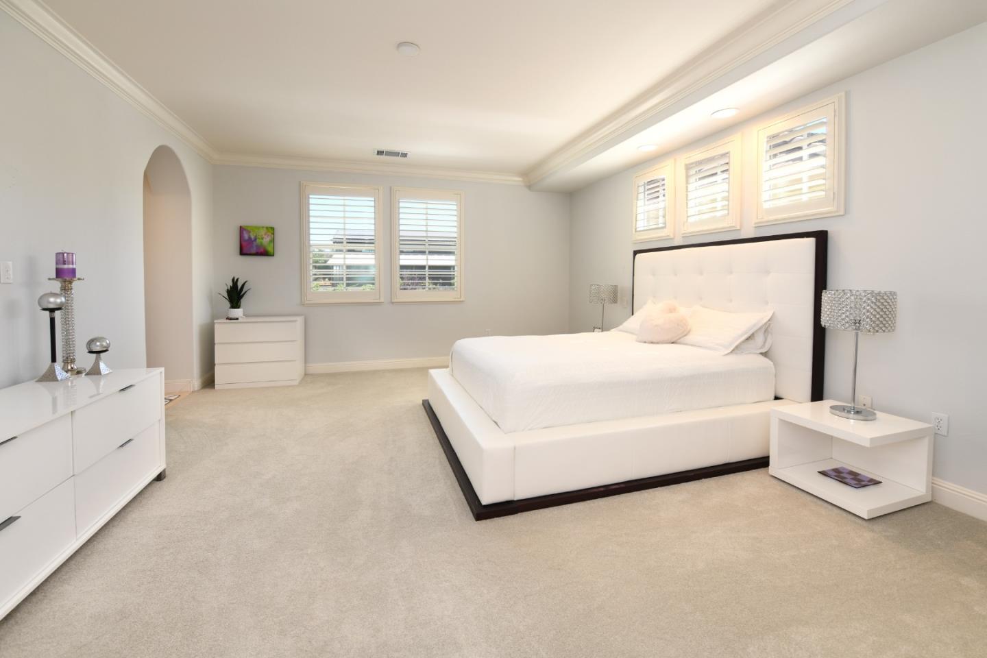 Detail Gallery Image 12 of 32 For 1322 Montrose Pl, Pleasanton,  CA 94566 - 6 Beds | 5/1 Baths