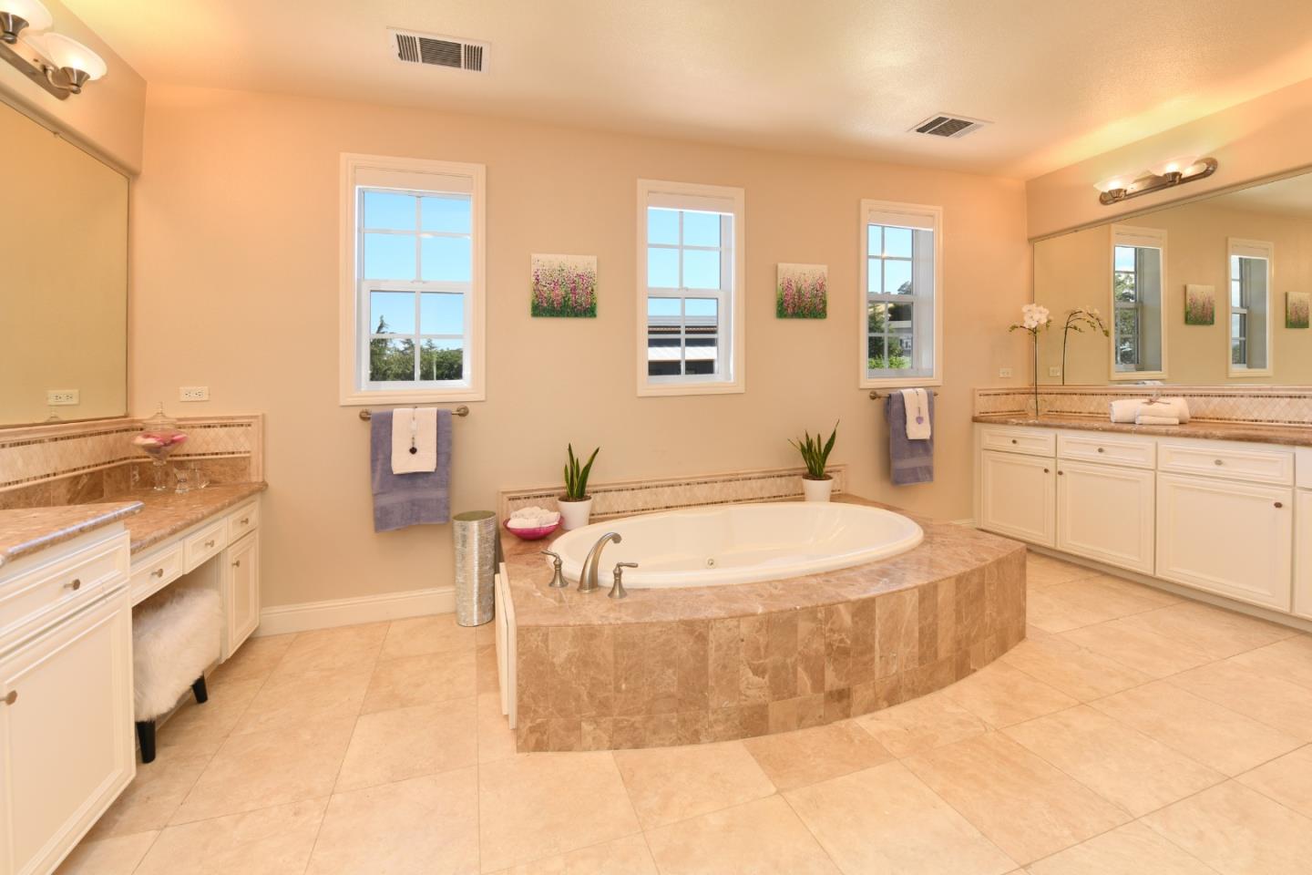 Detail Gallery Image 13 of 32 For 1322 Montrose Pl, Pleasanton,  CA 94566 - 6 Beds | 5/1 Baths