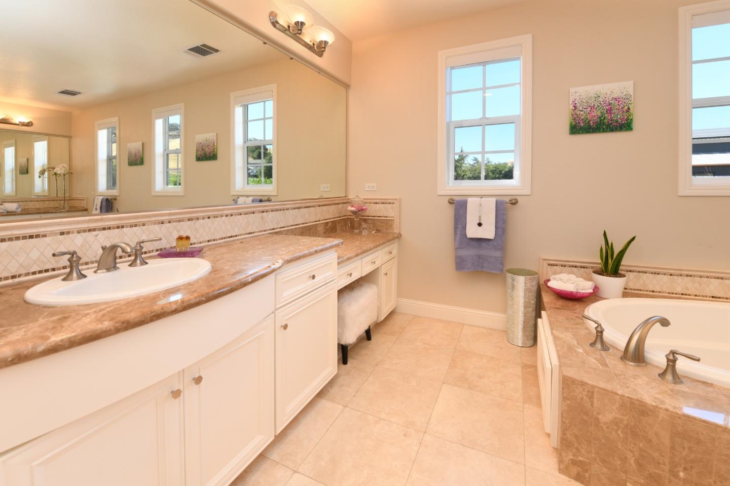 Detail Gallery Image 14 of 32 For 1322 Montrose Pl, Pleasanton,  CA 94566 - 6 Beds | 5/1 Baths