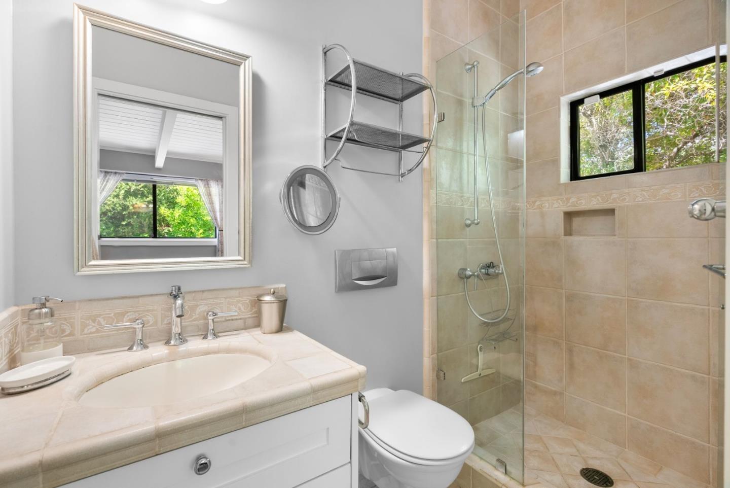 Detail Gallery Image 13 of 20 For 476 Wellington Dr, San Carlos,  CA 94070 - 3 Beds | 2/1 Baths