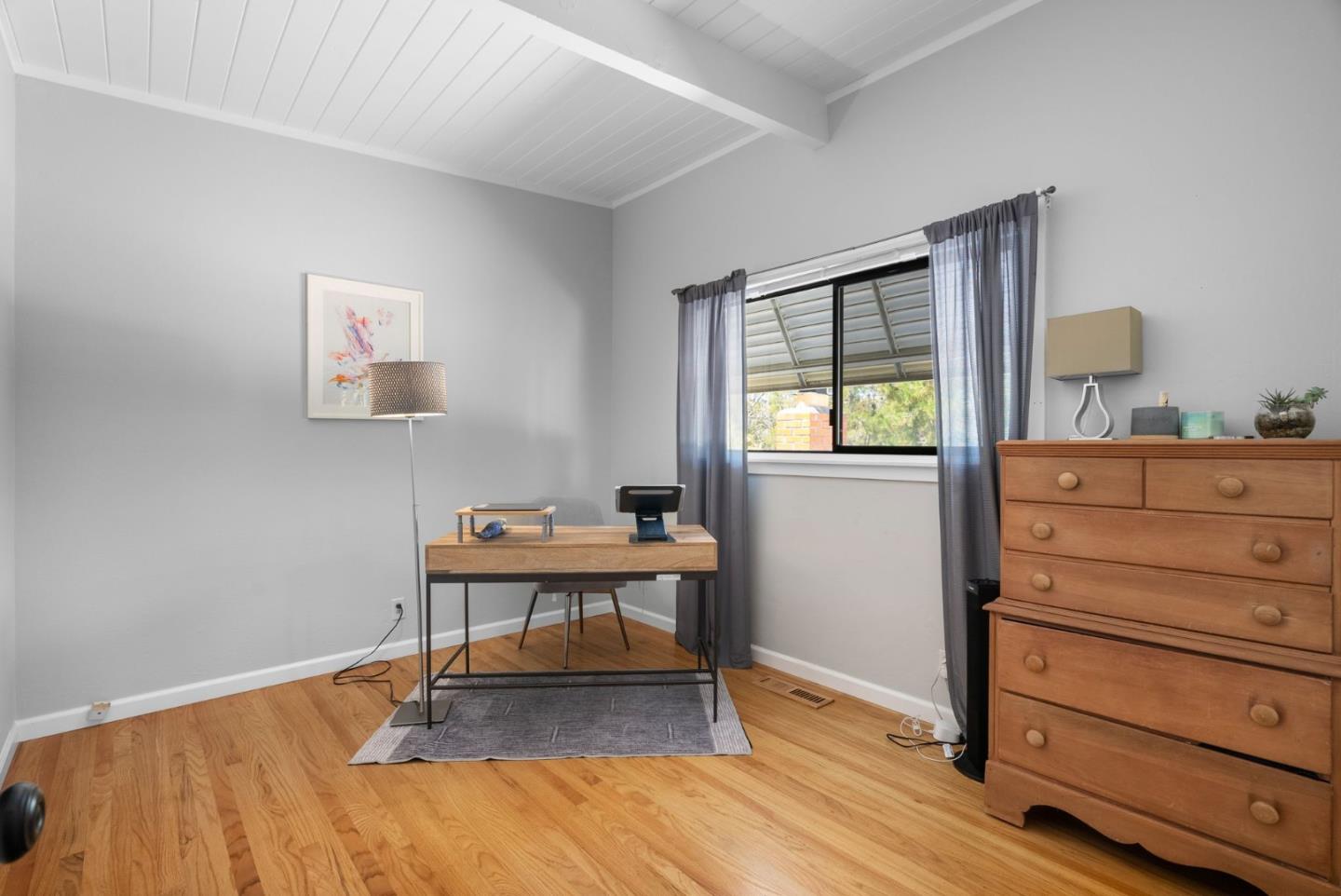Detail Gallery Image 14 of 20 For 476 Wellington Dr, San Carlos,  CA 94070 - 3 Beds | 2/1 Baths