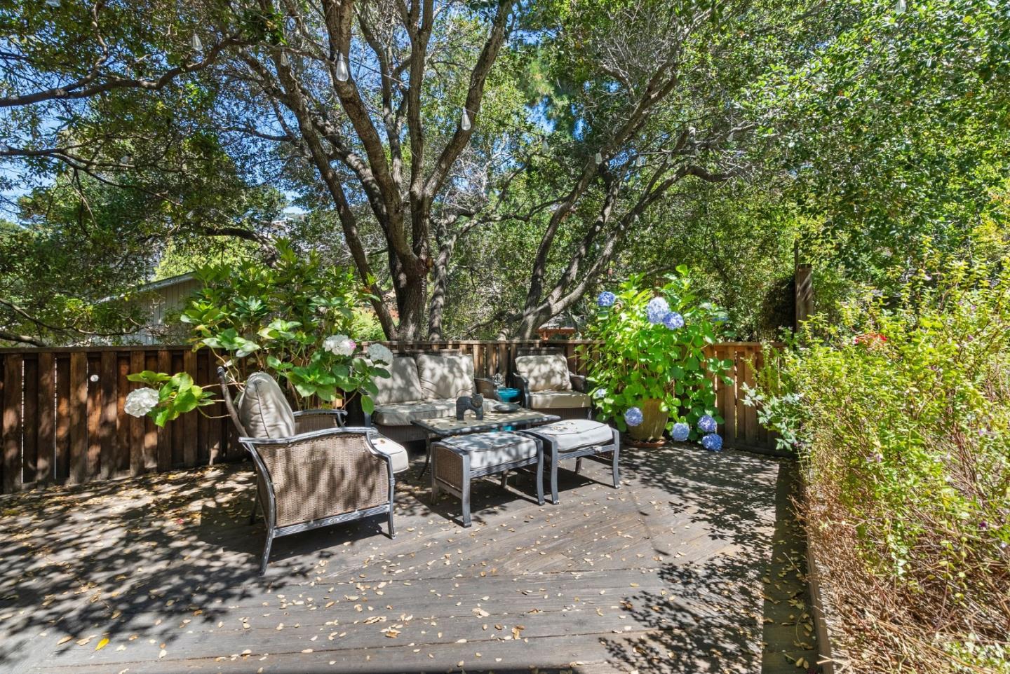 Detail Gallery Image 17 of 20 For 476 Wellington Dr, San Carlos,  CA 94070 - 3 Beds | 2/1 Baths