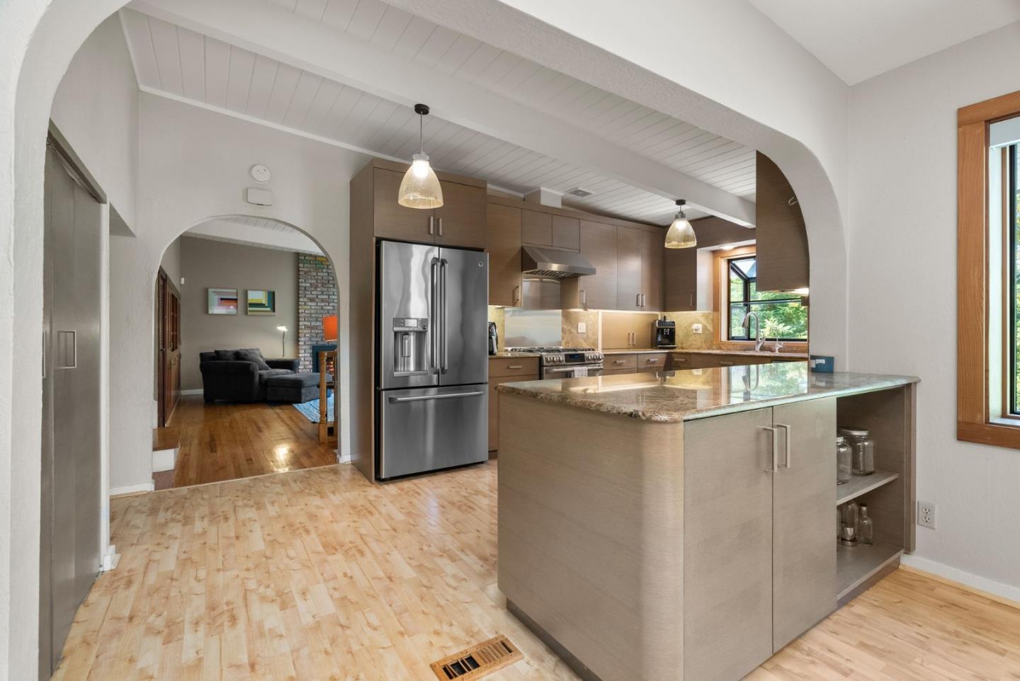 Detail Gallery Image 9 of 20 For 476 Wellington Dr, San Carlos,  CA 94070 - 3 Beds | 2/1 Baths