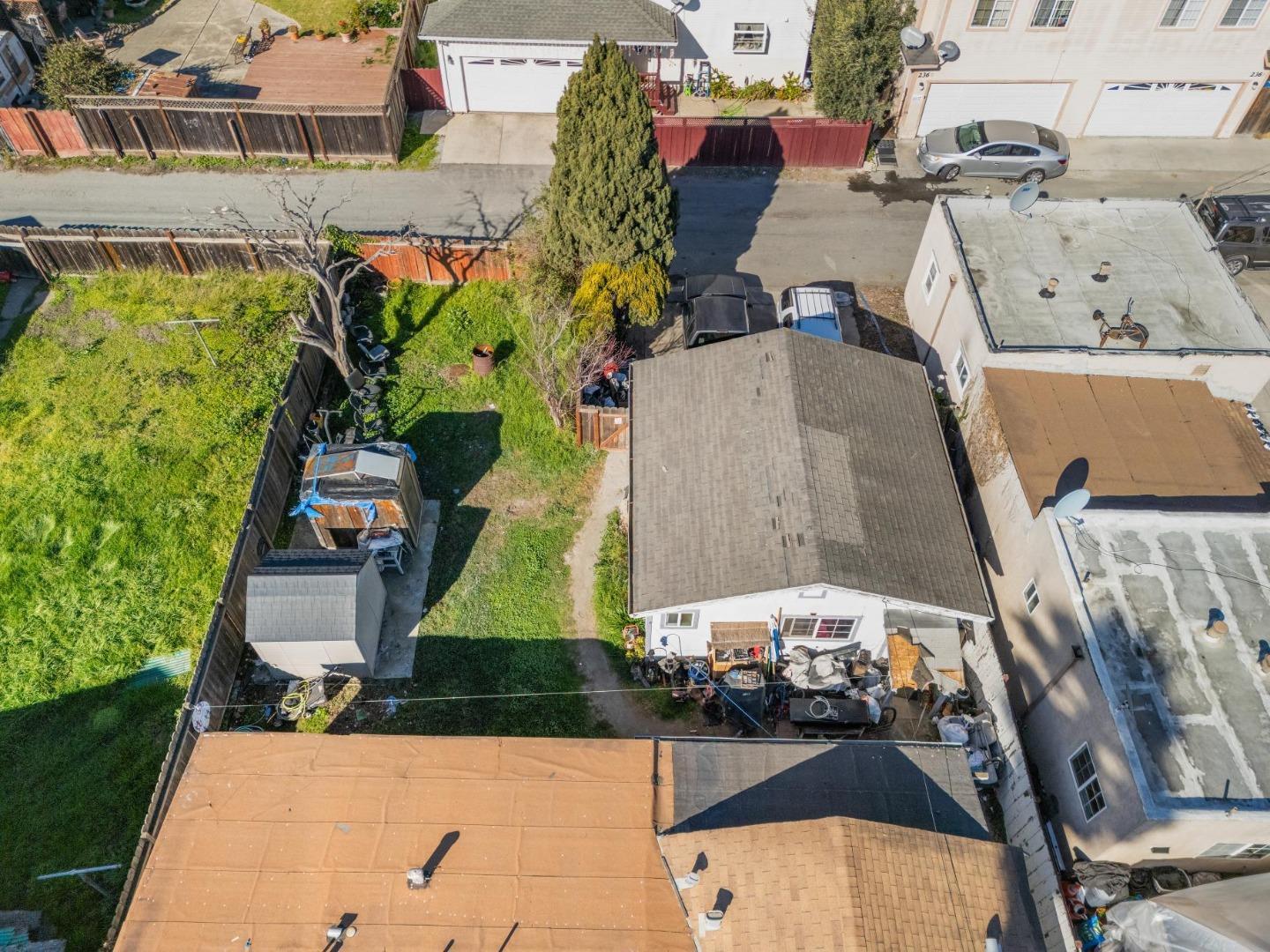 Detail Gallery Image 11 of 55 For 229 Elm St, Watsonville,  CA 95076 - 4 Beds | 1 Baths
