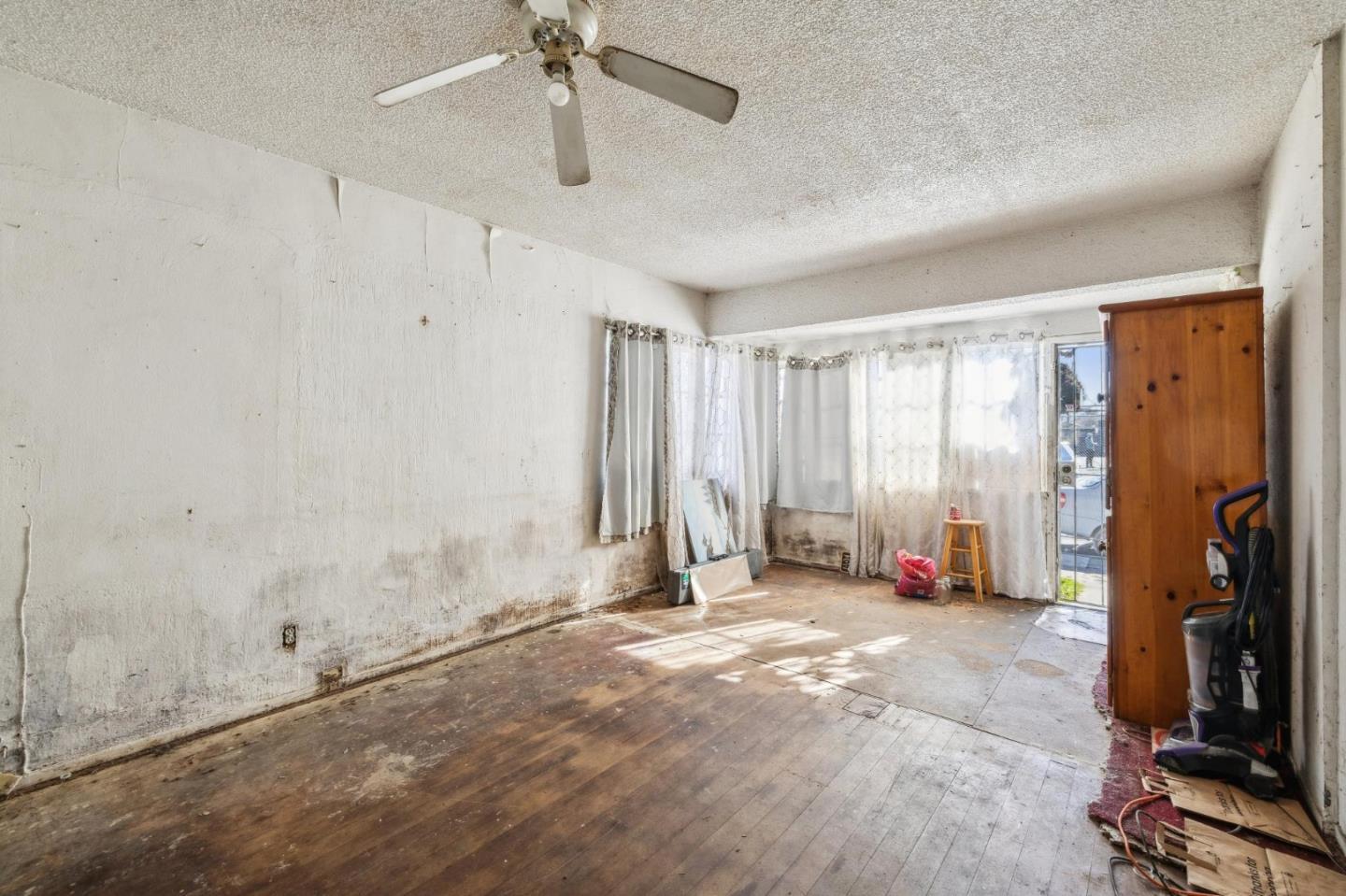Detail Gallery Image 19 of 55 For 229 Elm St, Watsonville,  CA 95076 - 4 Beds | 1 Baths