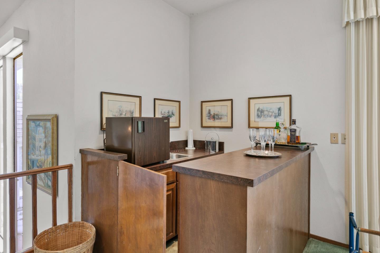 Detail Gallery Image 15 of 41 For 11027 Eastbrook Ave, Los Altos,  CA 94024 - 4 Beds | 3/2 Baths