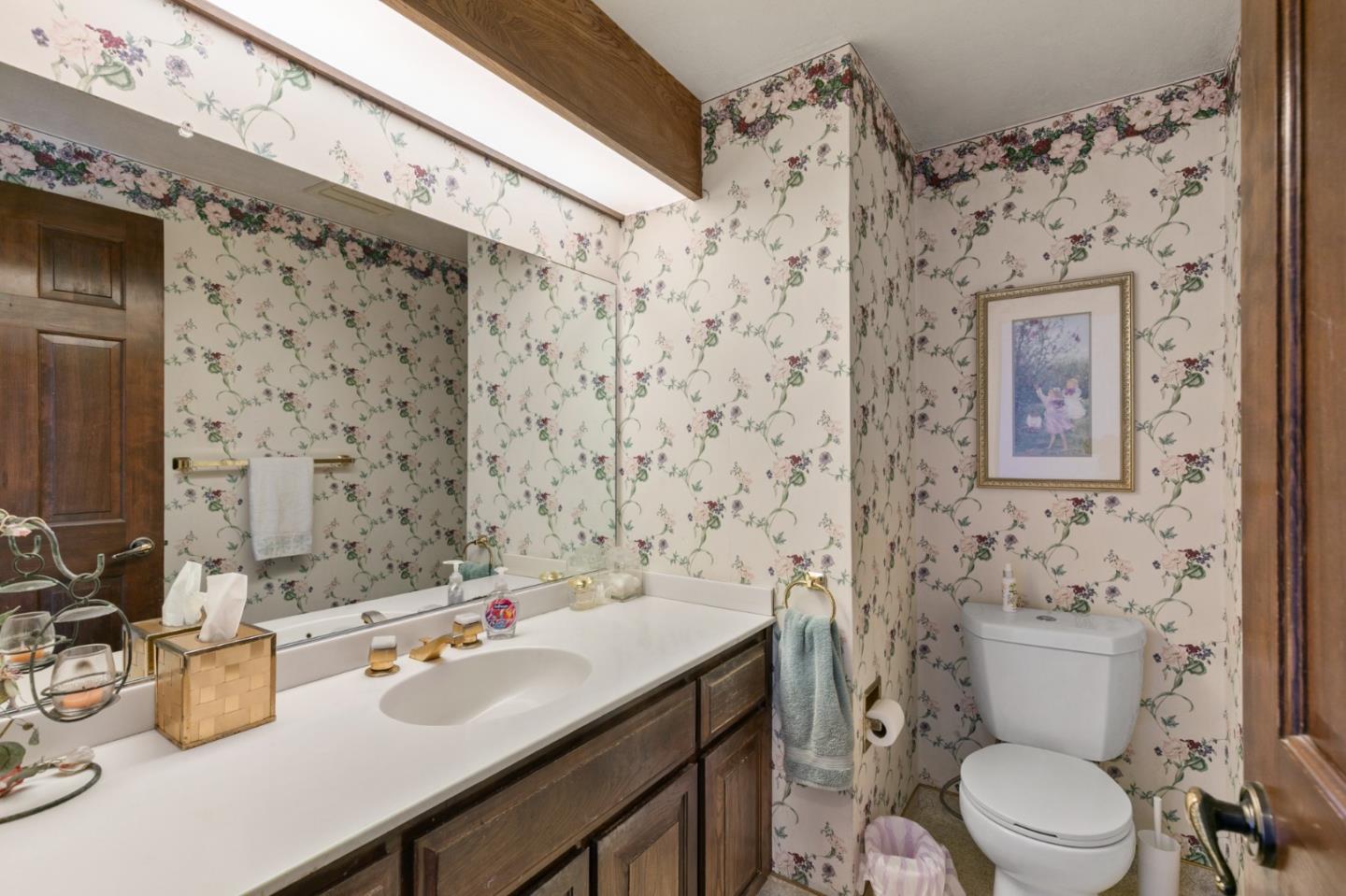 Detail Gallery Image 18 of 41 For 11027 Eastbrook Ave, Los Altos,  CA 94024 - 4 Beds | 3/2 Baths