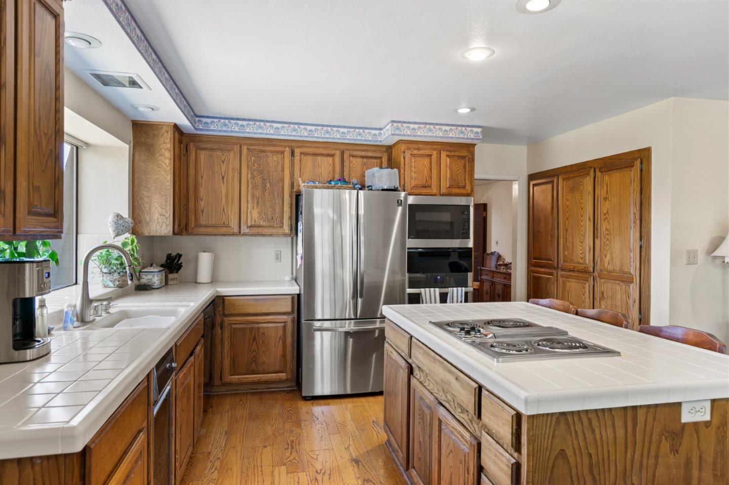 Detail Gallery Image 24 of 41 For 11027 Eastbrook Ave, Los Altos,  CA 94024 - 4 Beds | 3/2 Baths