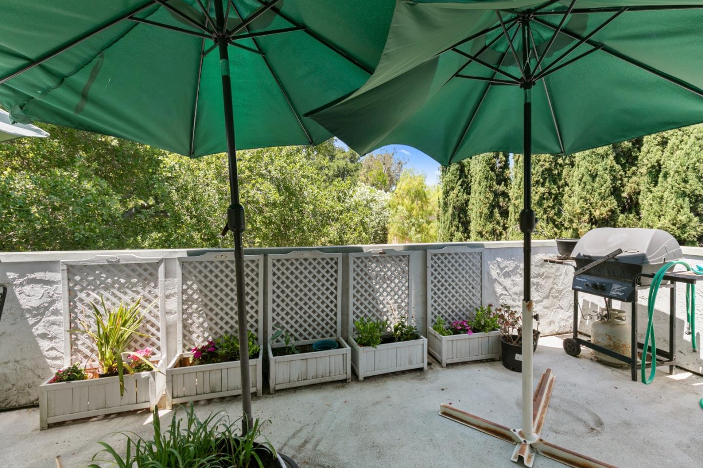 Detail Gallery Image 26 of 41 For 11027 Eastbrook Ave, Los Altos,  CA 94024 - 4 Beds | 3/2 Baths