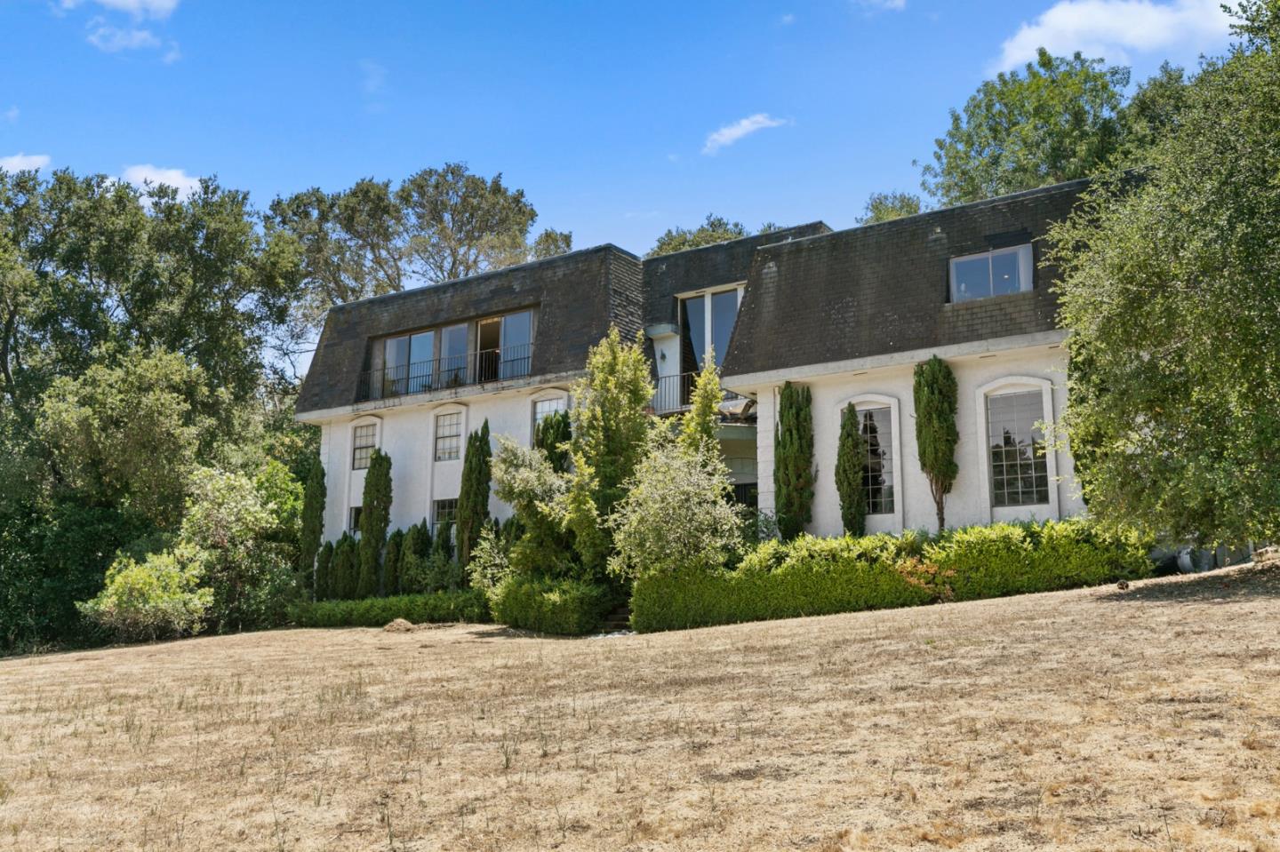 Detail Gallery Image 3 of 41 For 11027 Eastbrook Ave, Los Altos,  CA 94024 - 4 Beds | 3/2 Baths