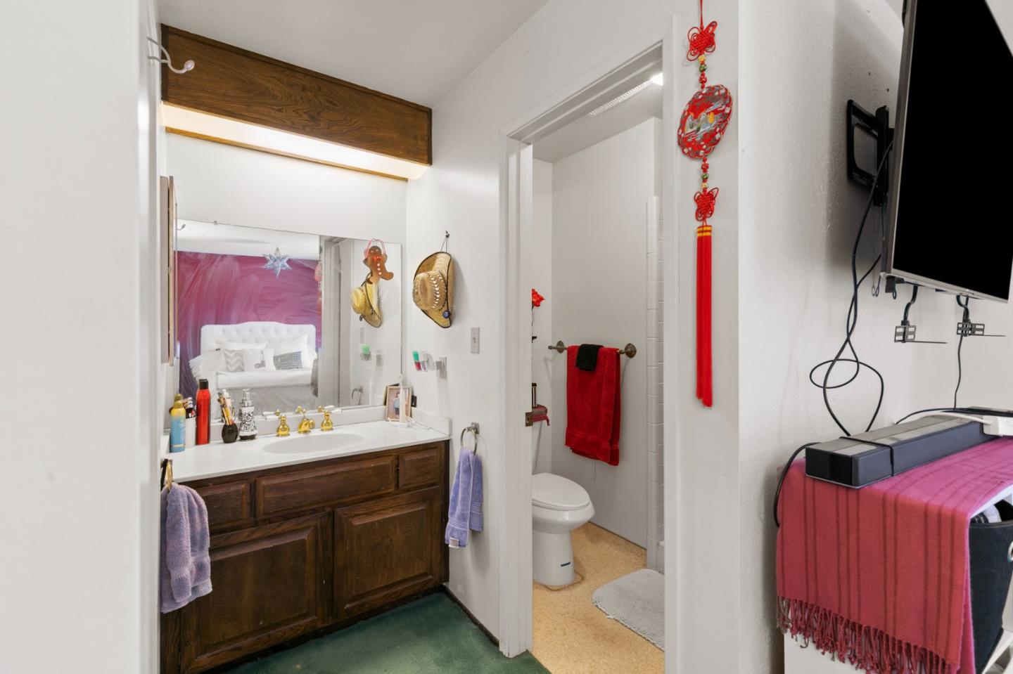 Detail Gallery Image 31 of 41 For 11027 Eastbrook Ave, Los Altos,  CA 94024 - 4 Beds | 3/2 Baths