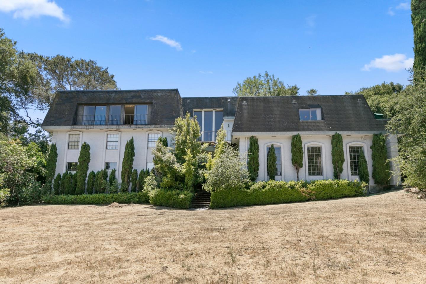 Detail Gallery Image 4 of 41 For 11027 Eastbrook Ave, Los Altos,  CA 94024 - 4 Beds | 3/2 Baths