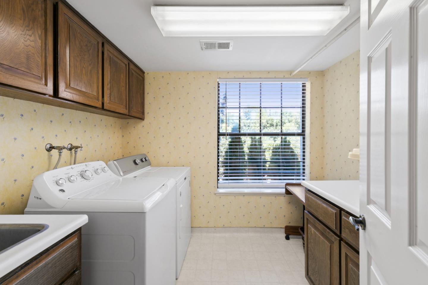 Detail Gallery Image 41 of 41 For 11027 Eastbrook Ave, Los Altos,  CA 94024 - 4 Beds | 3/2 Baths