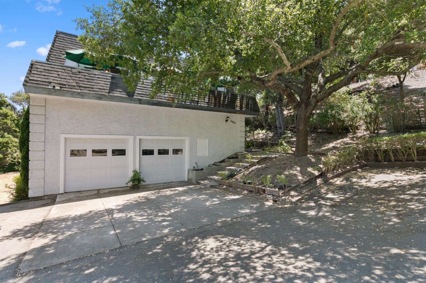 Detail Gallery Image 5 of 41 For 11027 Eastbrook Ave, Los Altos,  CA 94024 - 4 Beds | 3/2 Baths