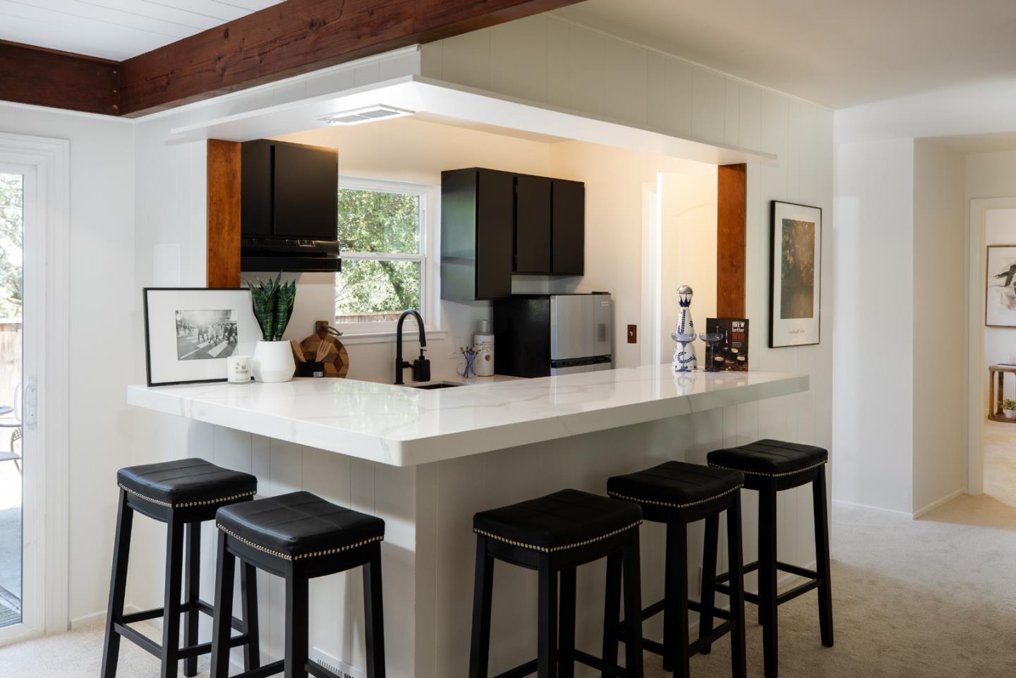 Detail Gallery Image 9 of 21 For 2910 Sherwood Dr, San Carlos,  CA 94070 - 3 Beds | 3 Baths