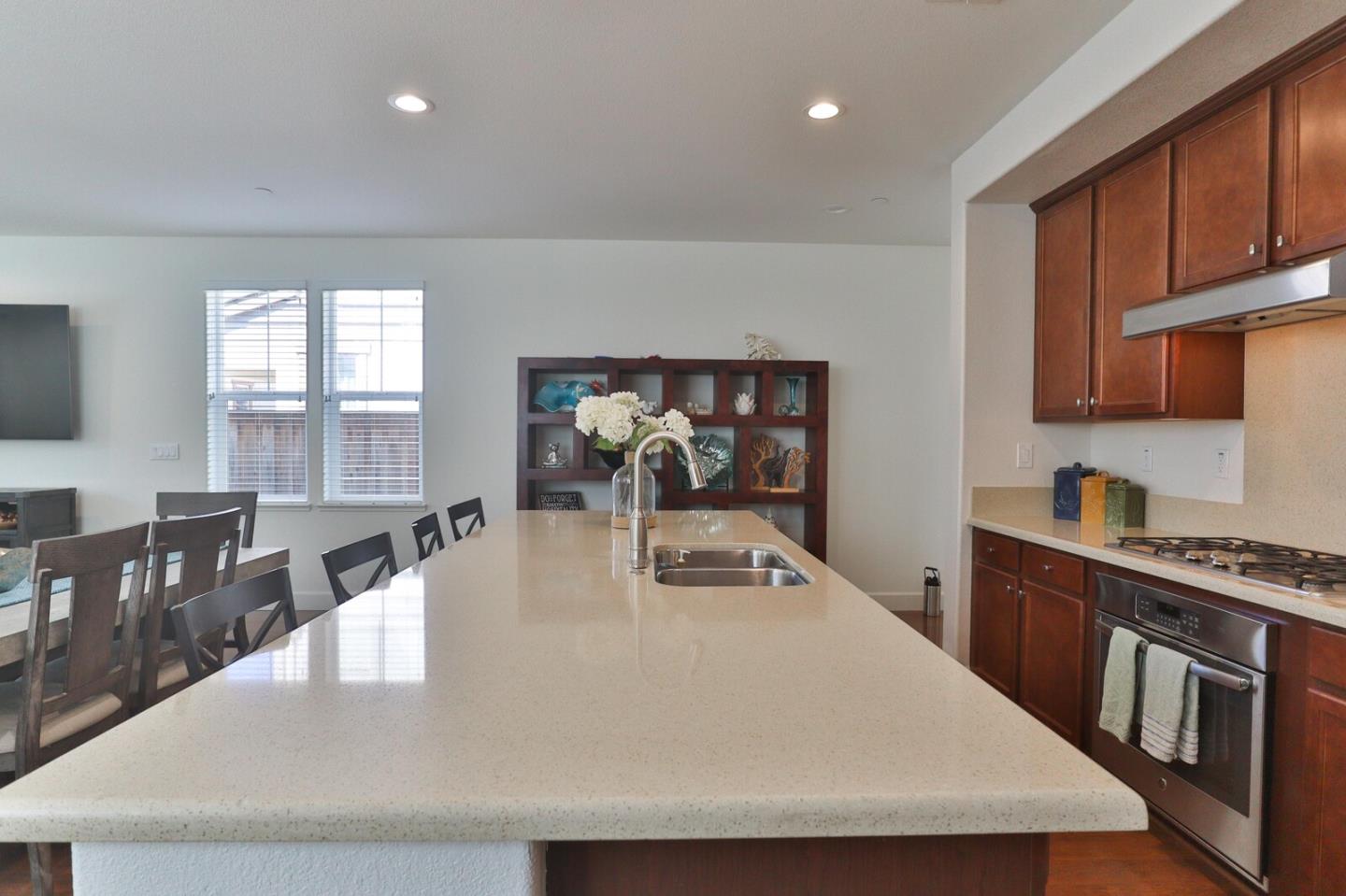 Detail Gallery Image 12 of 57 For 16752 San Clemente Ln, Morgan Hill,  CA 95037 - 3 Beds | 3 Baths