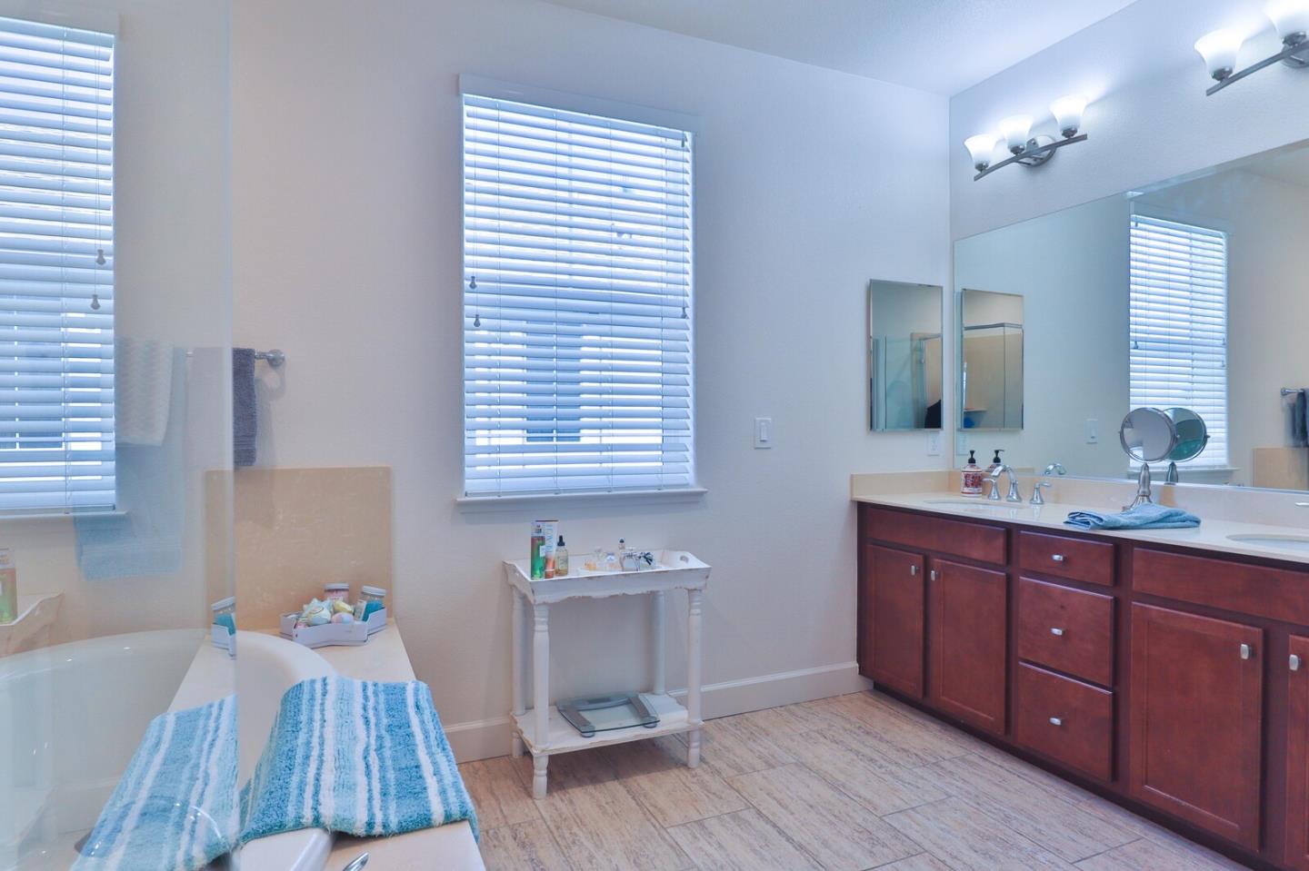 Detail Gallery Image 31 of 57 For 16752 San Clemente Ln, Morgan Hill,  CA 95037 - 3 Beds | 3 Baths