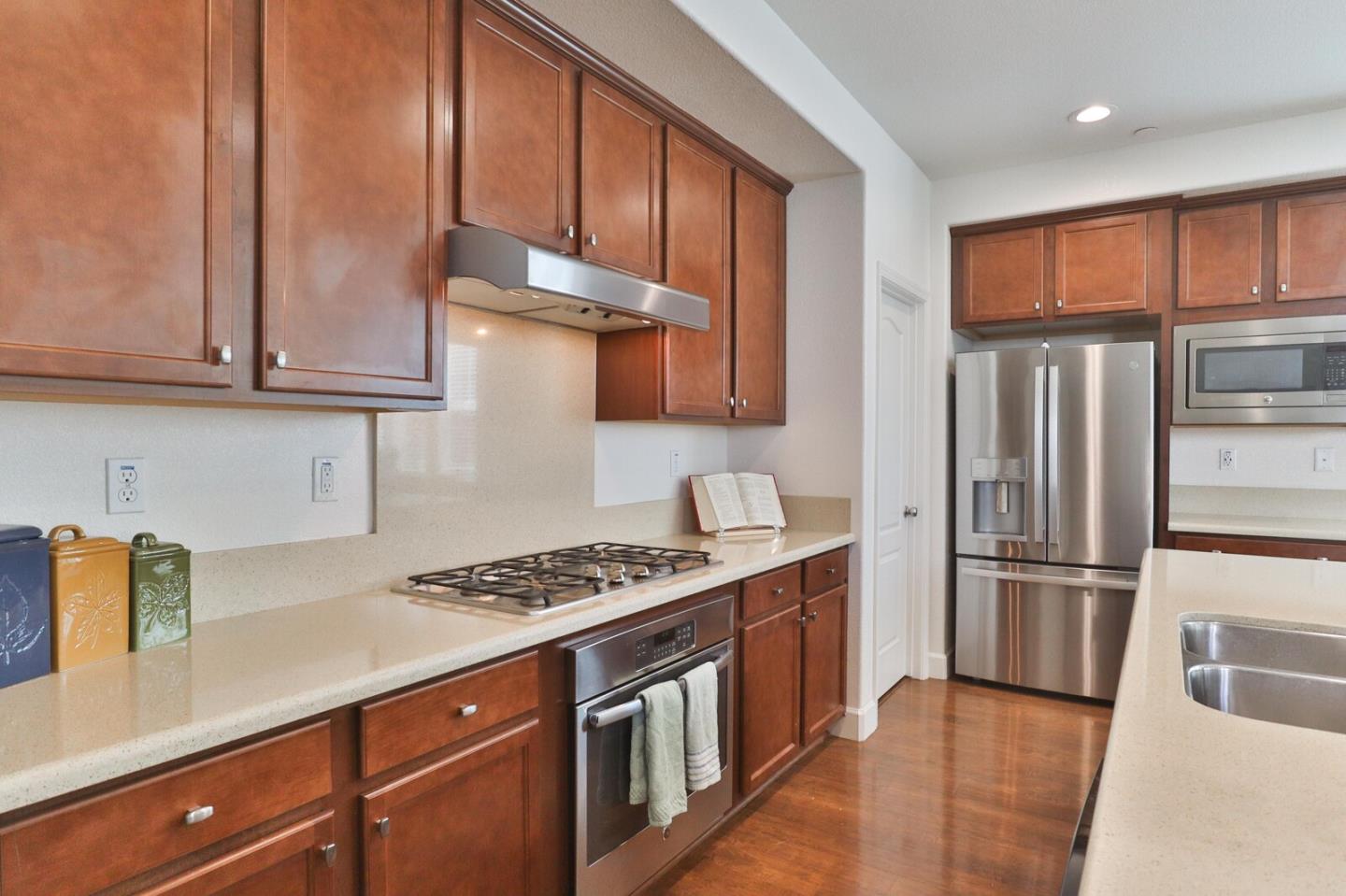 Detail Gallery Image 8 of 57 For 16752 San Clemente Ln, Morgan Hill,  CA 95037 - 3 Beds | 3 Baths