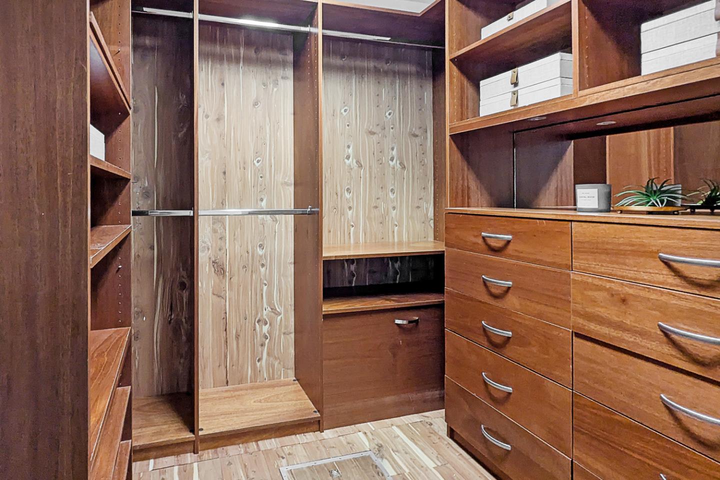 Detail Gallery Image 18 of 38 For 1700 Holt Ave, Los Altos,  CA 94024 - 3 Beds | 2 Baths