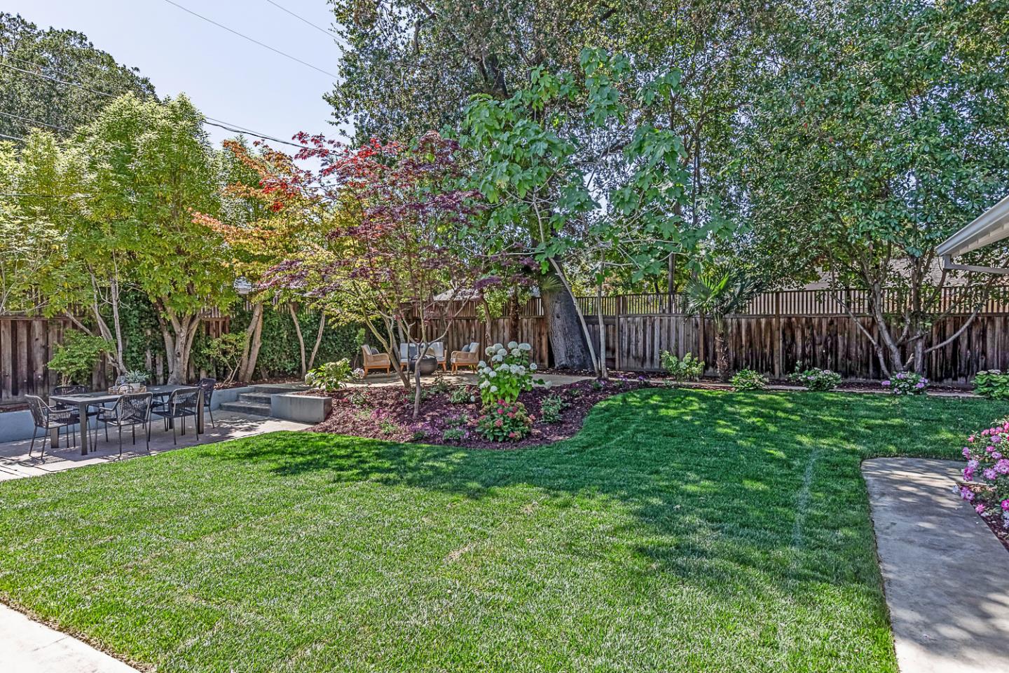 Detail Gallery Image 28 of 38 For 1700 Holt Ave, Los Altos,  CA 94024 - 3 Beds | 2 Baths