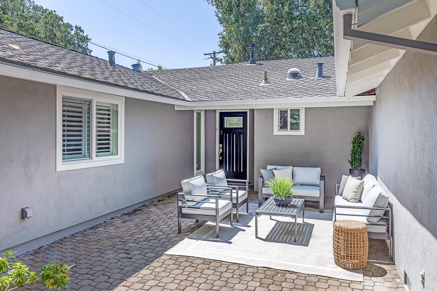 Detail Gallery Image 3 of 38 For 1700 Holt Ave, Los Altos,  CA 94024 - 3 Beds | 2 Baths