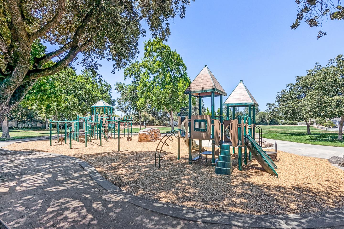 Detail Gallery Image 36 of 38 For 1700 Holt Ave, Los Altos,  CA 94024 - 3 Beds | 2 Baths