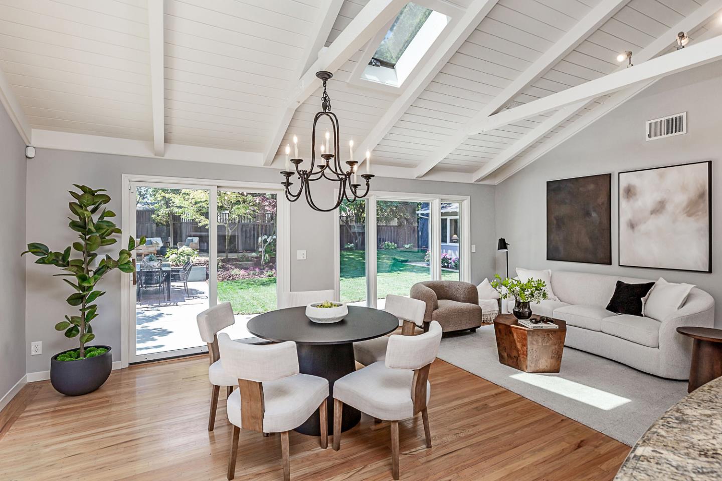 Detail Gallery Image 5 of 38 For 1700 Holt Ave, Los Altos,  CA 94024 - 3 Beds | 2 Baths