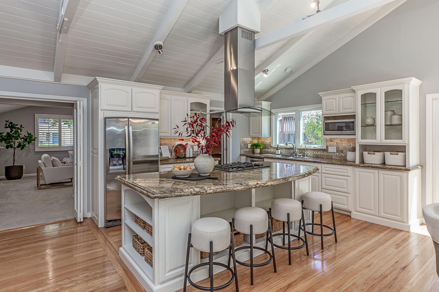 Detail Gallery Image 8 of 38 For 1700 Holt Ave, Los Altos,  CA 94024 - 3 Beds | 2 Baths