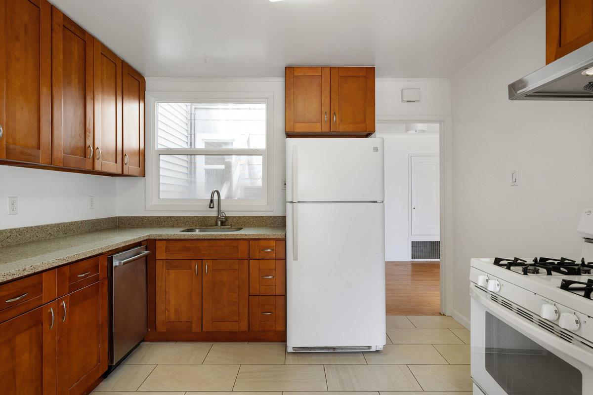 Detail Gallery Image 10 of 22 For 509 44th Ave, San Francisco,  CA 94121 - – Beds | – Baths