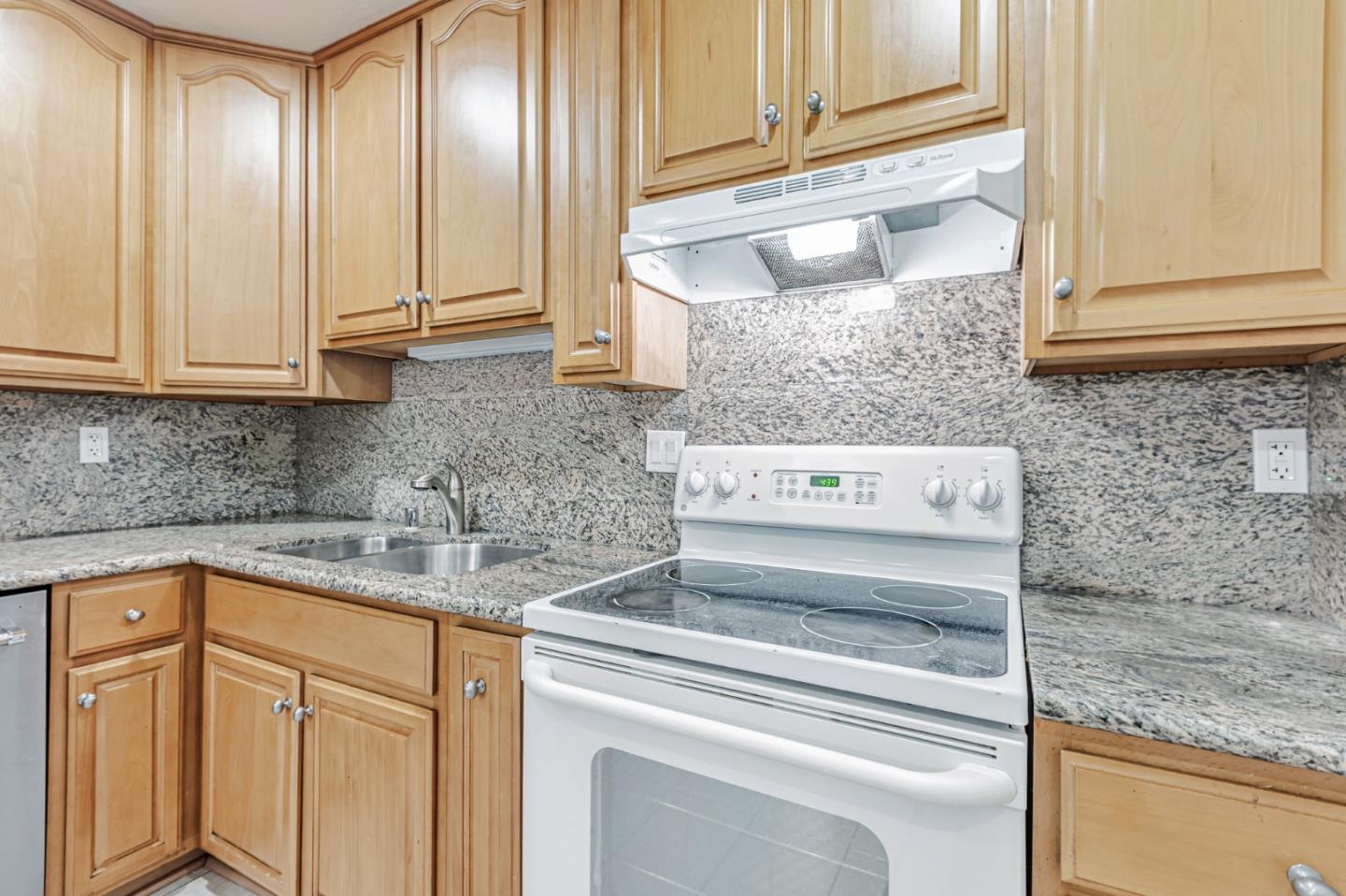 Detail Gallery Image 25 of 38 For 49 Showers Dr #W203,  Mountain View,  CA 94040 - 2 Beds | 2 Baths