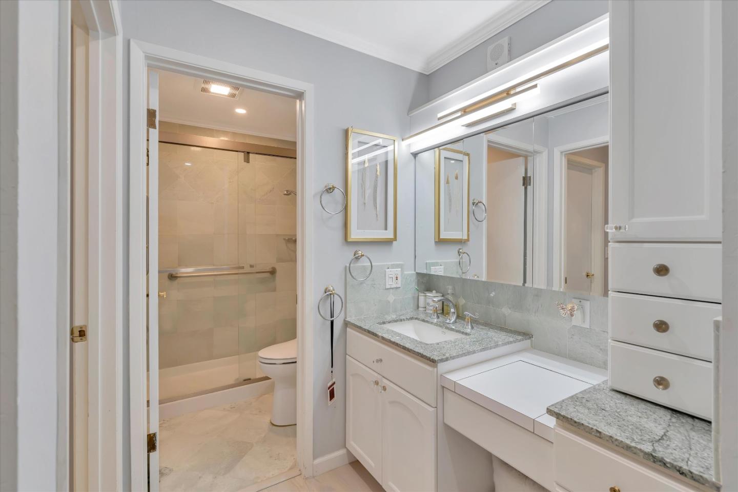 Detail Gallery Image 10 of 19 For 8 Admiral #331,  Emeryville,  CA 94608 - 1 Beds | 1 Baths