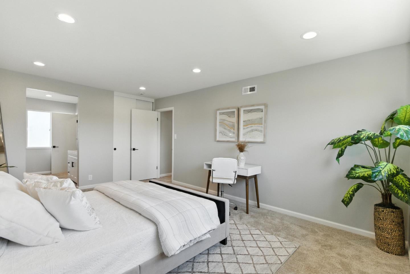 Detail Gallery Image 12 of 34 For 2924 via Encinitas, San Jose,  CA 95132 - 5 Beds | 2/1 Baths