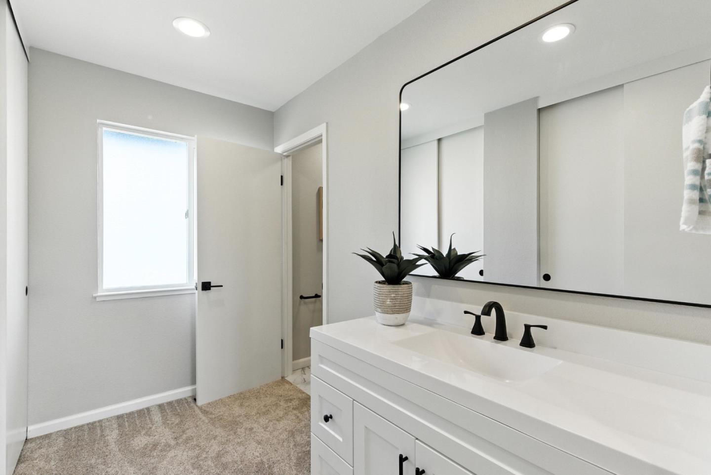 Detail Gallery Image 22 of 34 For 2924 via Encinitas, San Jose,  CA 95132 - 5 Beds | 2/1 Baths