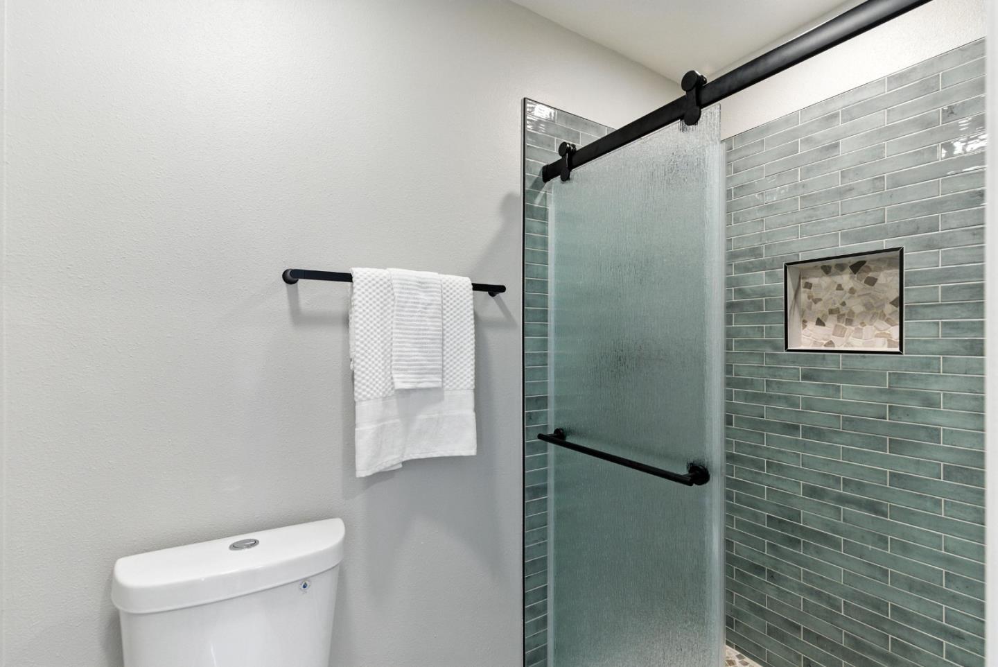 Detail Gallery Image 23 of 34 For 2924 via Encinitas, San Jose,  CA 95132 - 5 Beds | 2/1 Baths