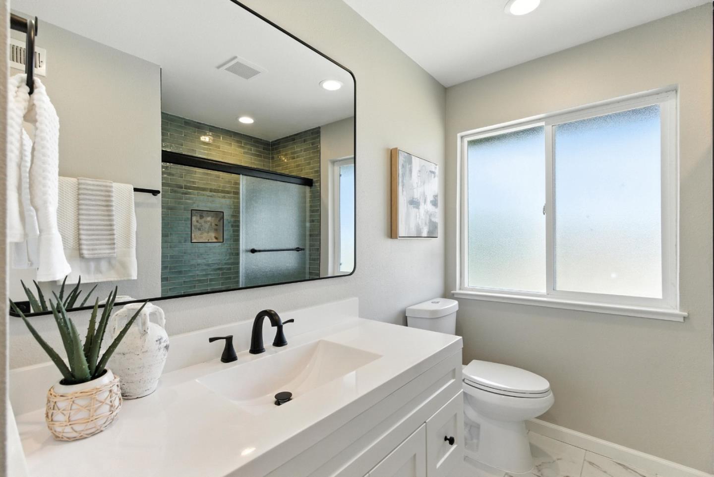 Detail Gallery Image 24 of 34 For 2924 via Encinitas, San Jose,  CA 95132 - 5 Beds | 2/1 Baths