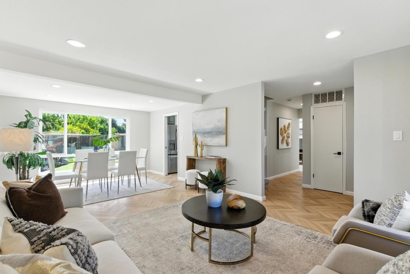 Detail Gallery Image 5 of 34 For 2924 via Encinitas, San Jose,  CA 95132 - 5 Beds | 2/1 Baths