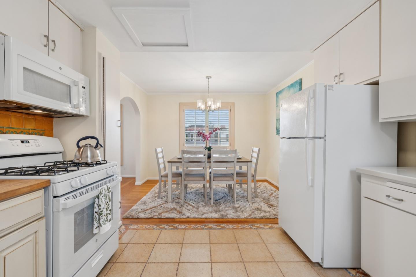Detail Gallery Image 12 of 29 For 1451 43rd Ave, San Francisco,  CA 94122 - 3 Beds | 2 Baths