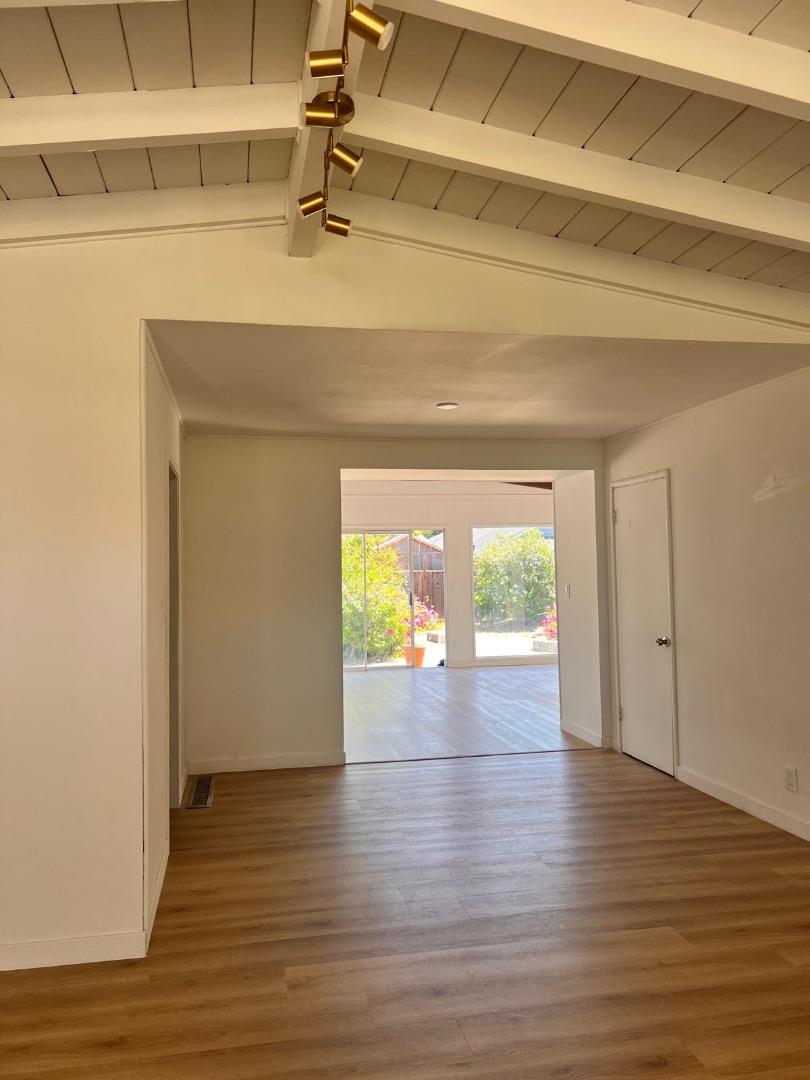 Detail Gallery Image 2 of 22 For 14892 Donner Dr, San Jose,  CA 95124 - 3 Beds | 2 Baths