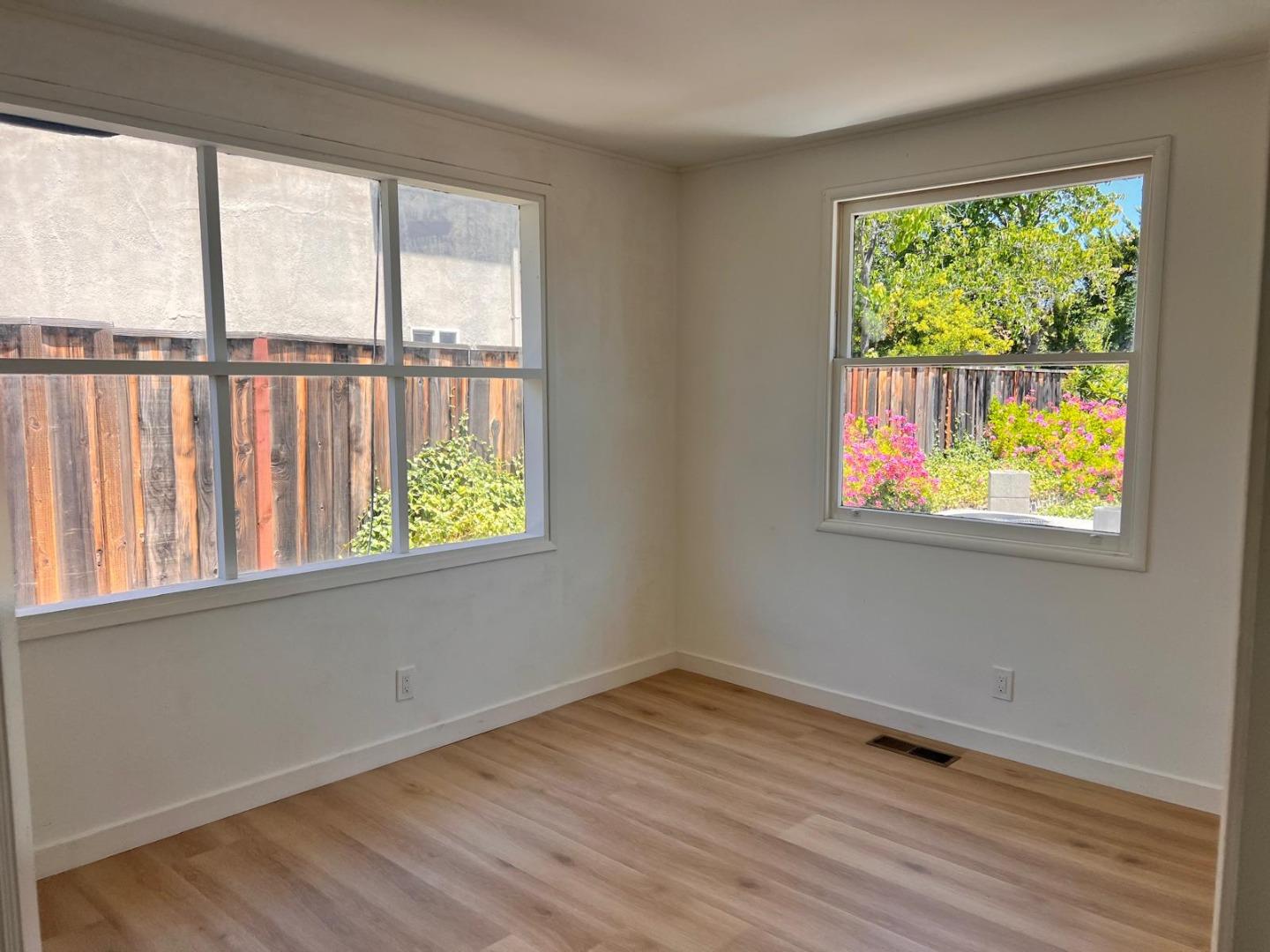 Detail Gallery Image 4 of 22 For 14892 Donner Dr, San Jose,  CA 95124 - 3 Beds | 2 Baths
