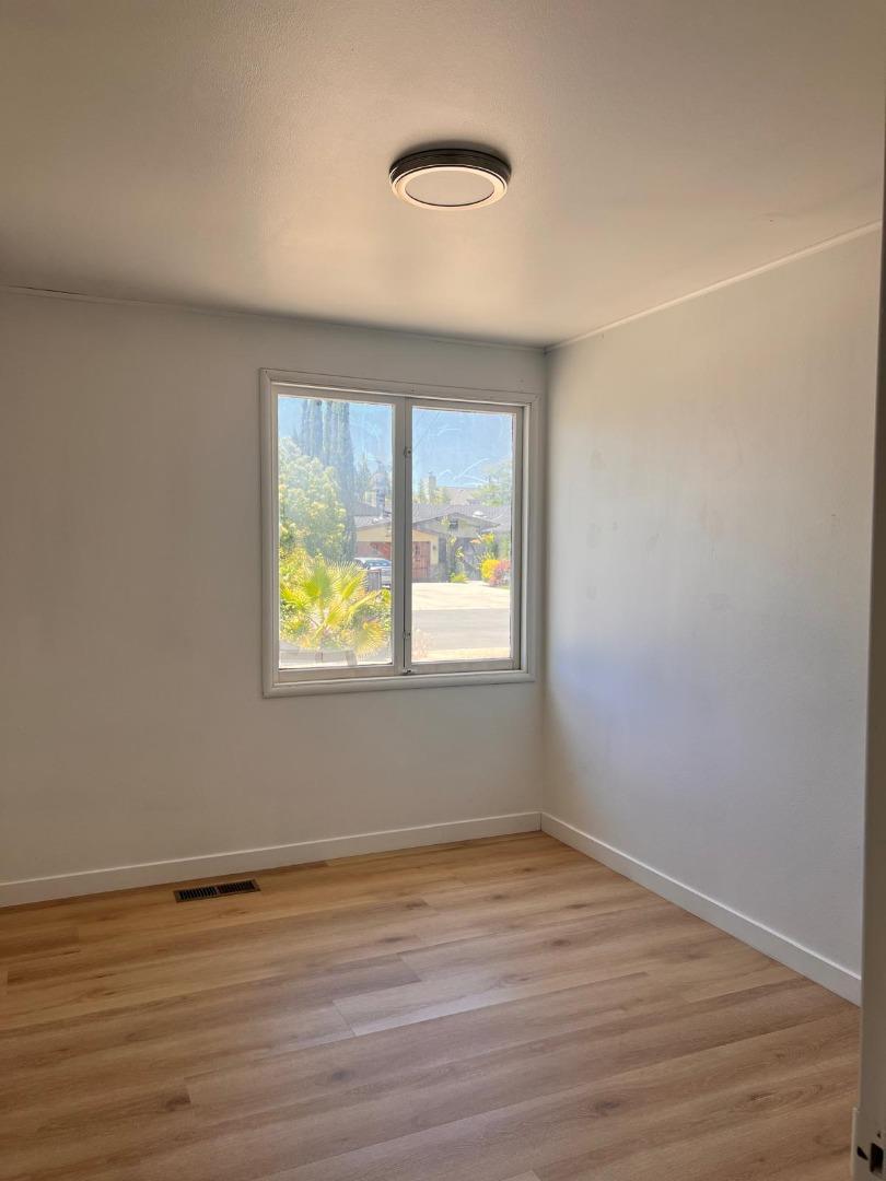 Detail Gallery Image 8 of 22 For 14892 Donner Dr, San Jose,  CA 95124 - 3 Beds | 2 Baths