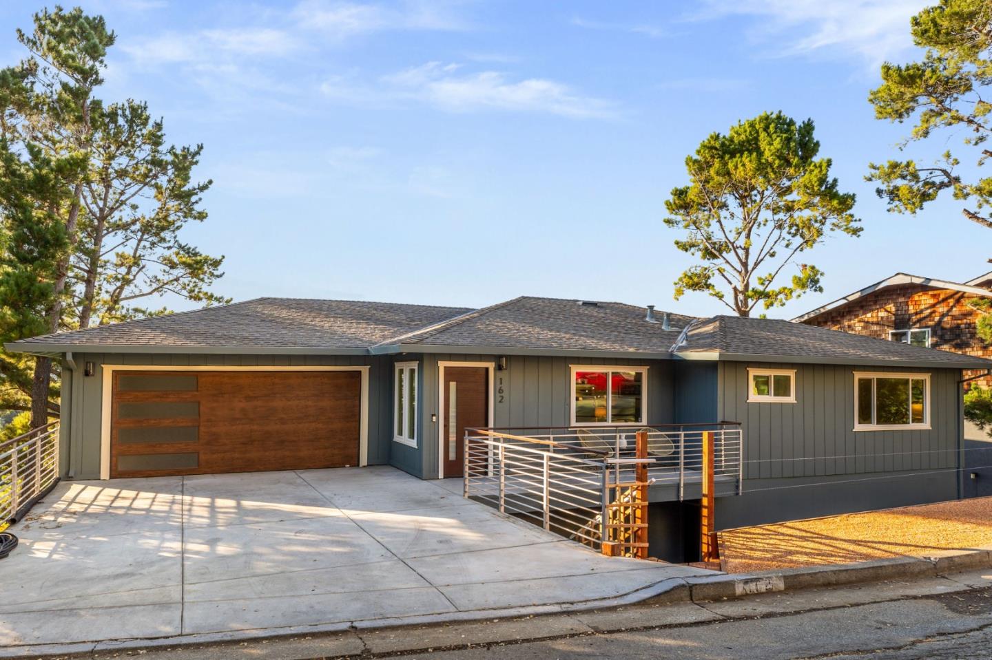 Detail Gallery Image 2 of 42 For 162 Coronado Ave, San Carlos,  CA 94070 - 5 Beds | 3 Baths