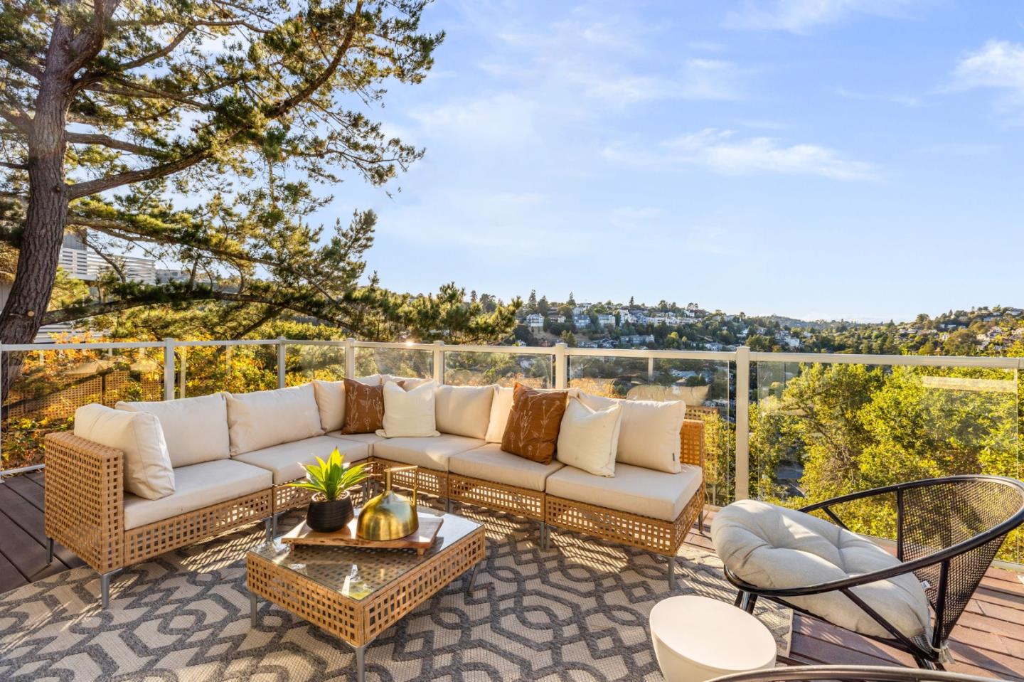 Detail Gallery Image 28 of 42 For 162 Coronado Ave, San Carlos,  CA 94070 - 5 Beds | 3 Baths