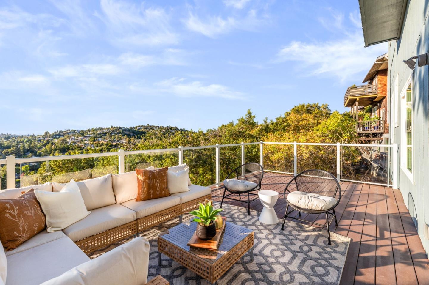 Detail Gallery Image 29 of 42 For 162 Coronado Ave, San Carlos,  CA 94070 - 5 Beds | 3 Baths