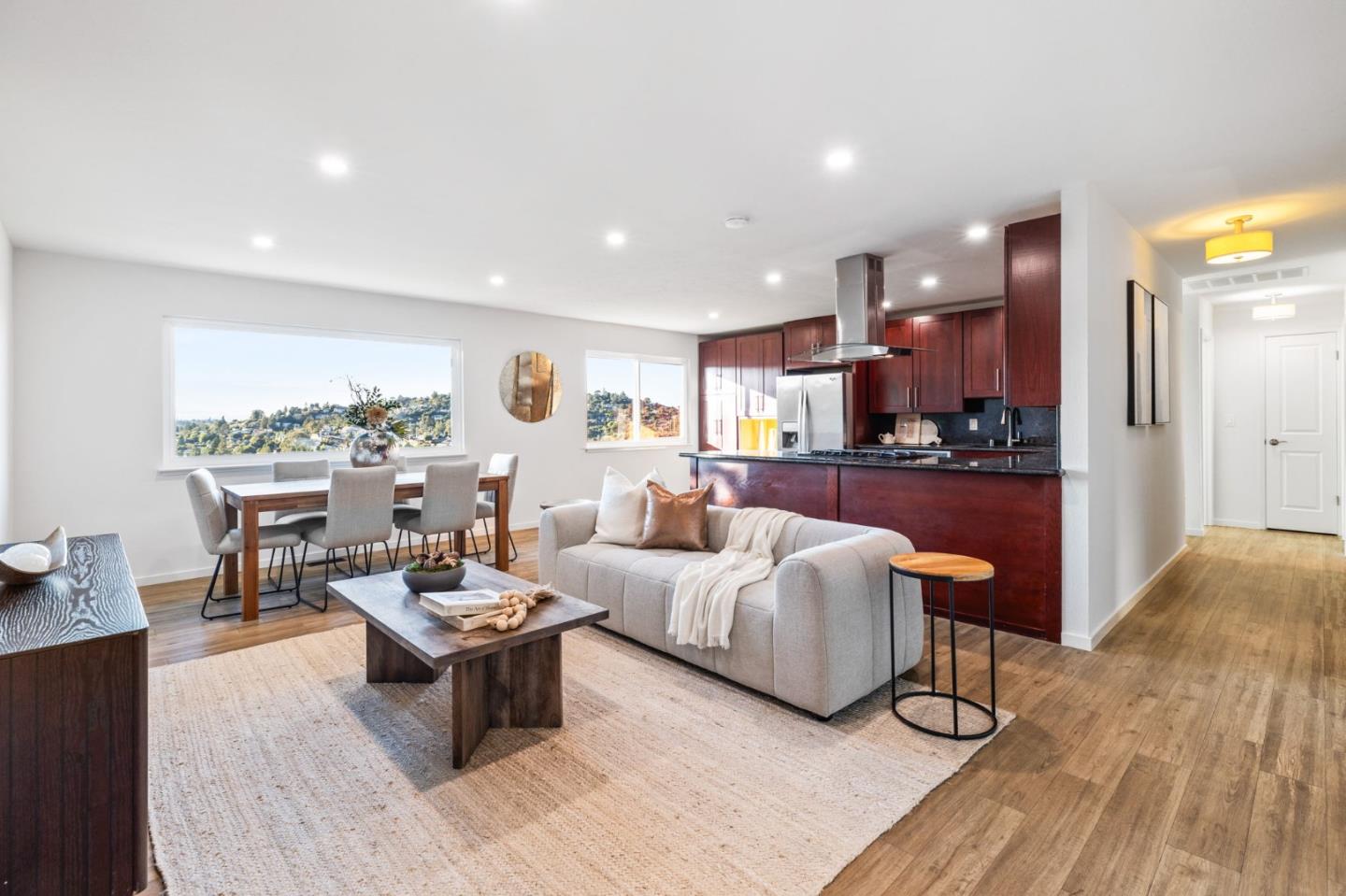 Detail Gallery Image 5 of 42 For 162 Coronado Ave, San Carlos,  CA 94070 - 5 Beds | 3 Baths