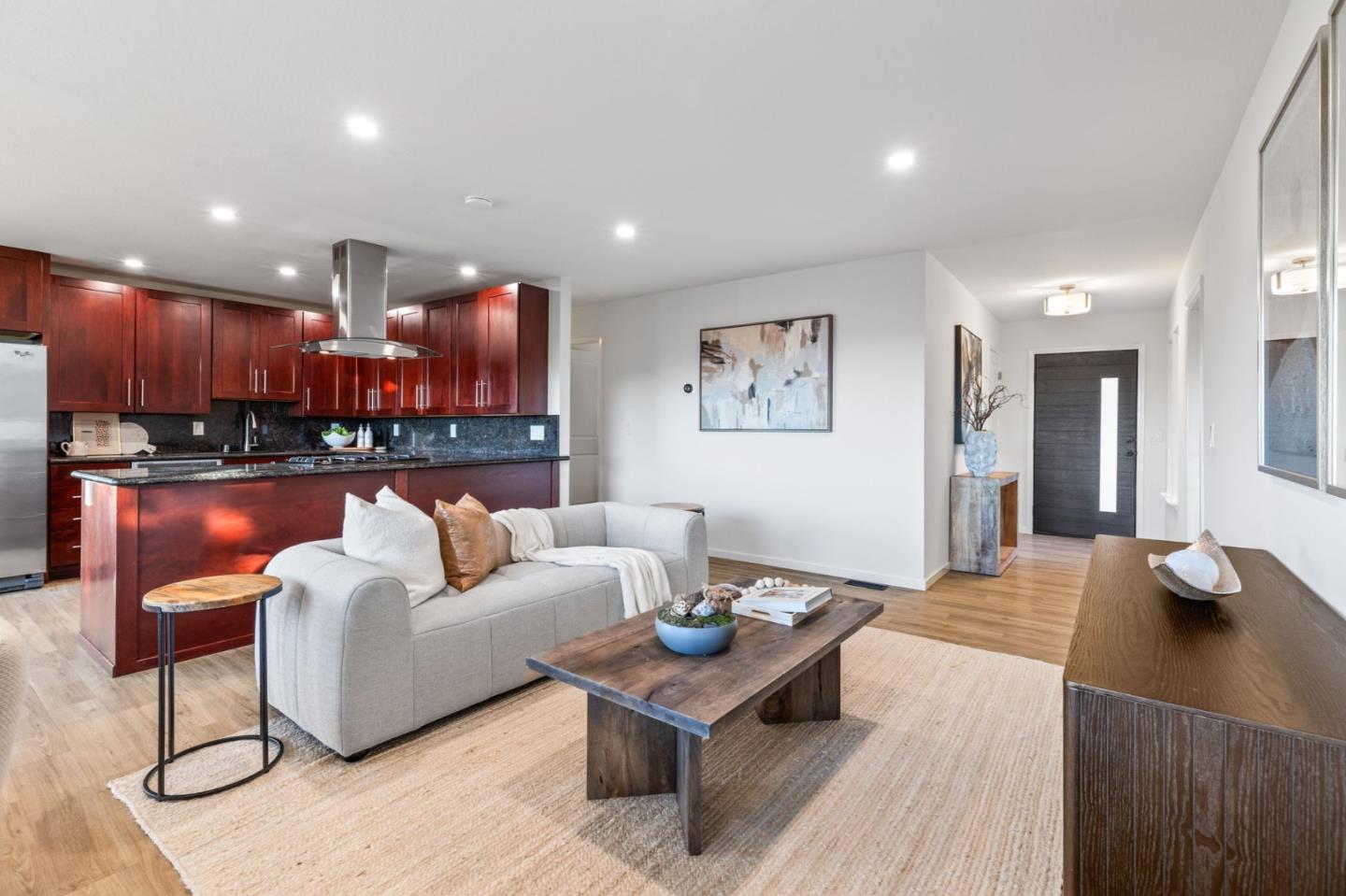 Detail Gallery Image 9 of 42 For 162 Coronado Ave, San Carlos,  CA 94070 - 5 Beds | 3 Baths