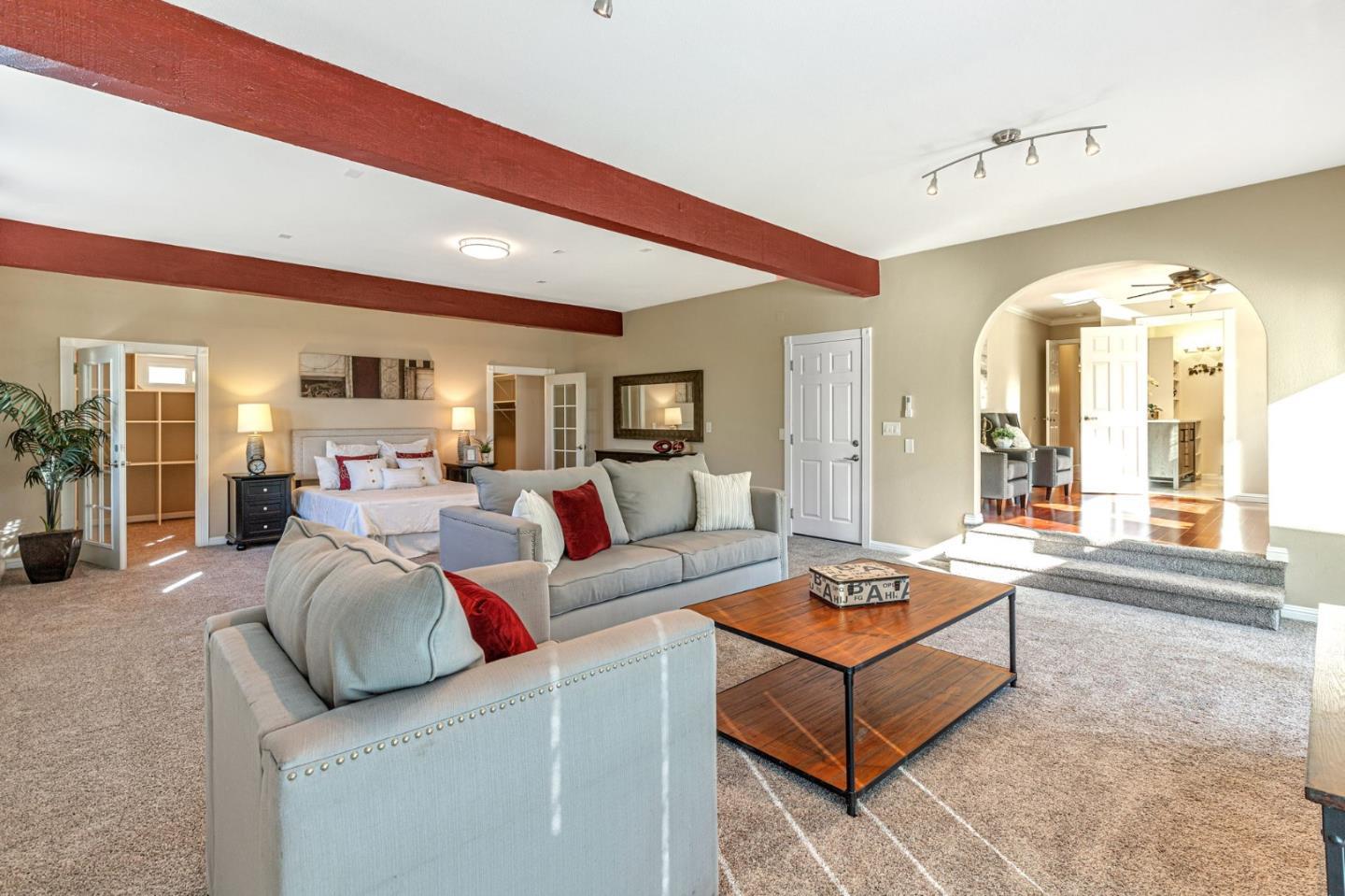 Detail Gallery Image 13 of 72 For 10260 Lucky Ct, Gilroy,  CA 95020 - 4 Beds | 3 Baths